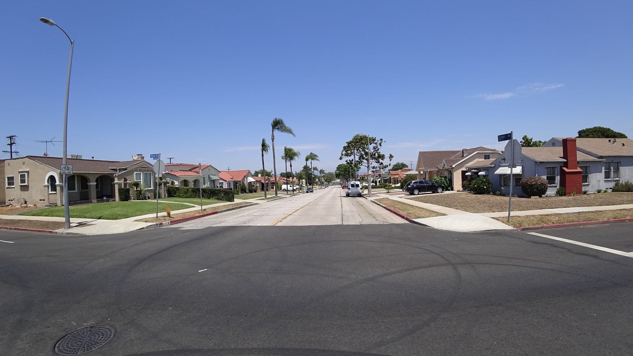 Street view near Fred Jefferson Memorial Home, Westmont — © mly_la (CC BY-SA · Mapillary)