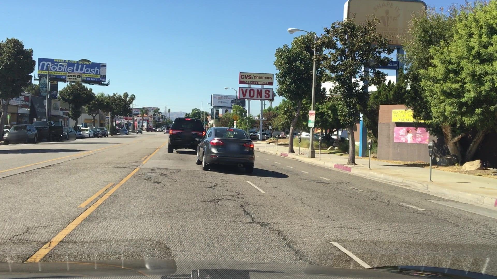 Street view near Pet Lovers Resort, Encino — © lvl5 (CC BY-SA · Mapillary)