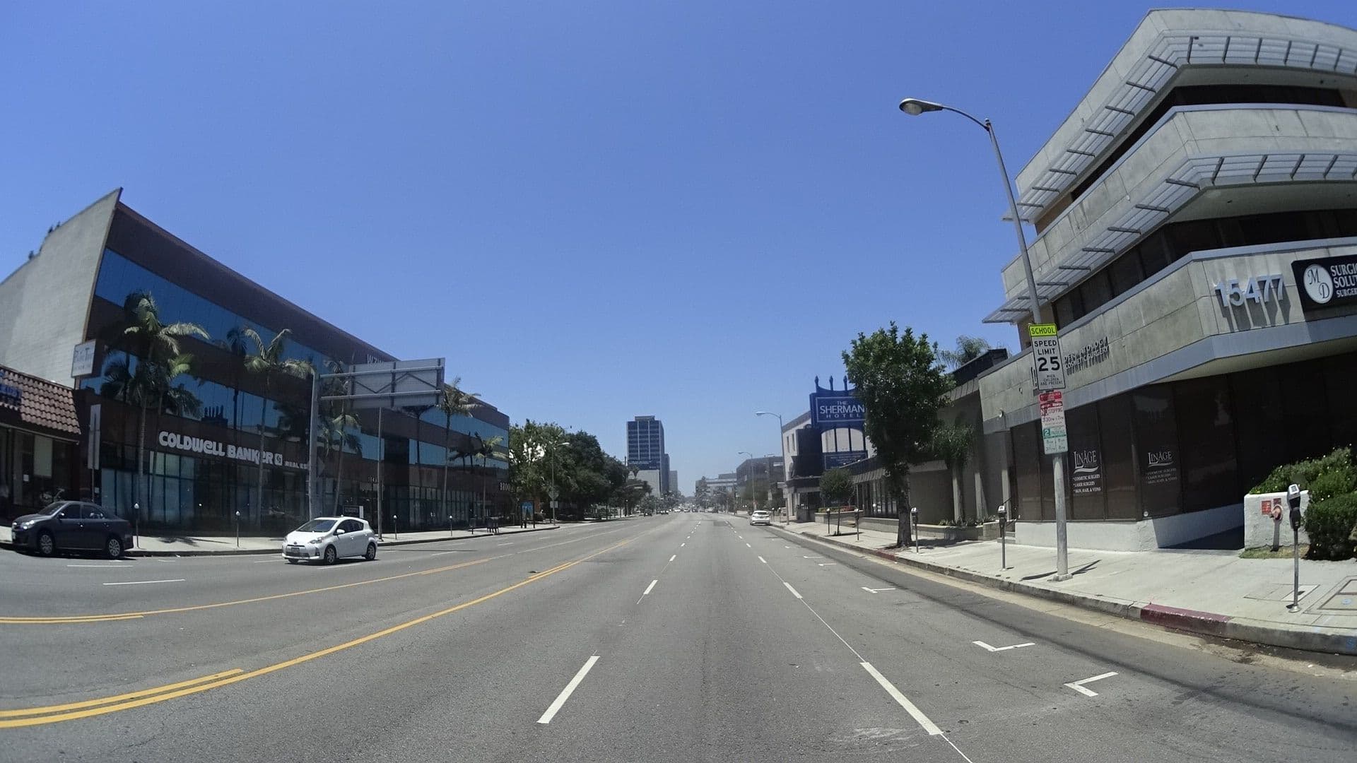 Street view near The Sherman Hotel, Sherman Oaks — © mly_la (CC BY-SA · Mapillary)