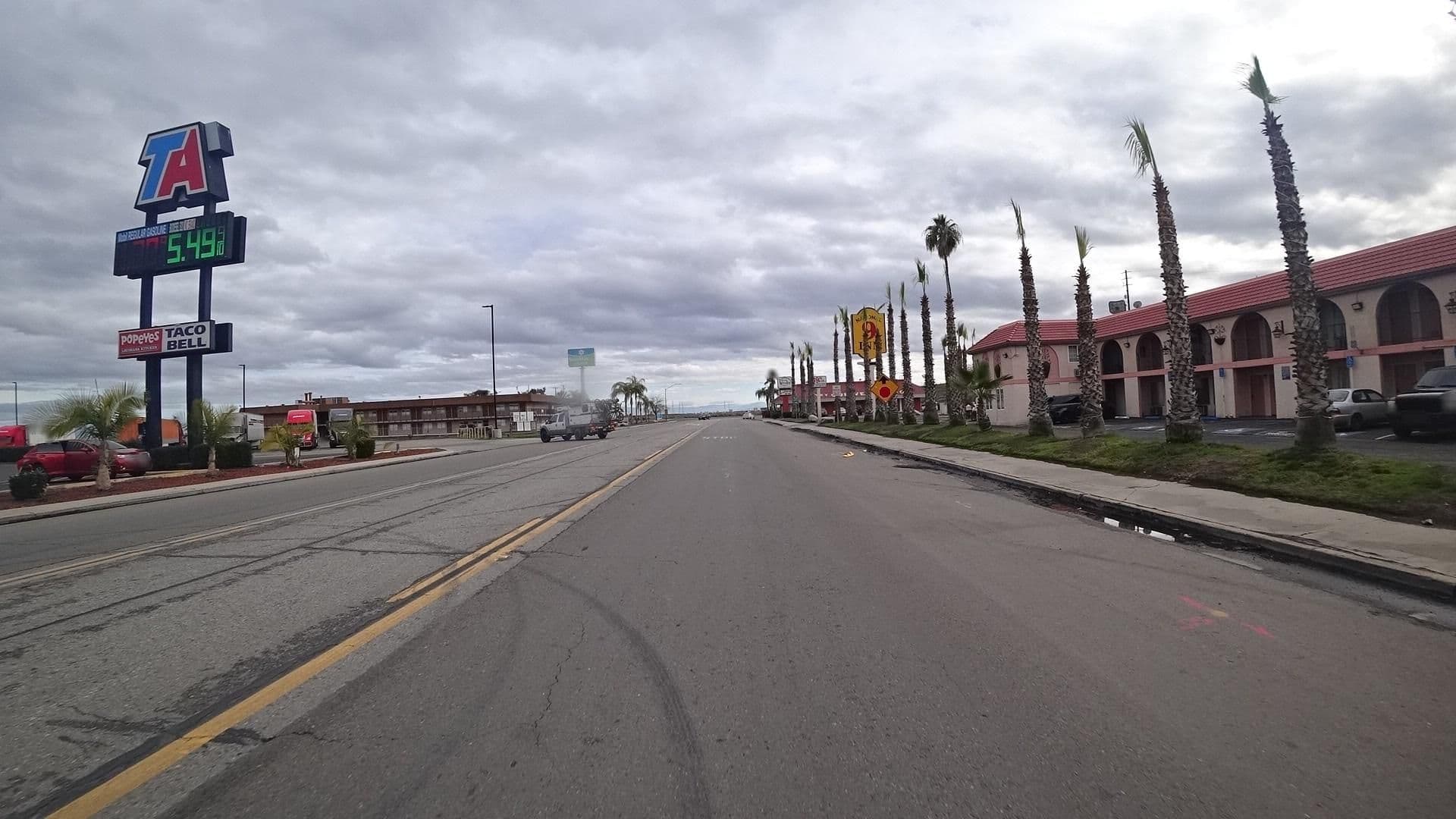 Street view near Super 8, Buttonwillow — © marker_geo (CC BY-SA · Mapillary)