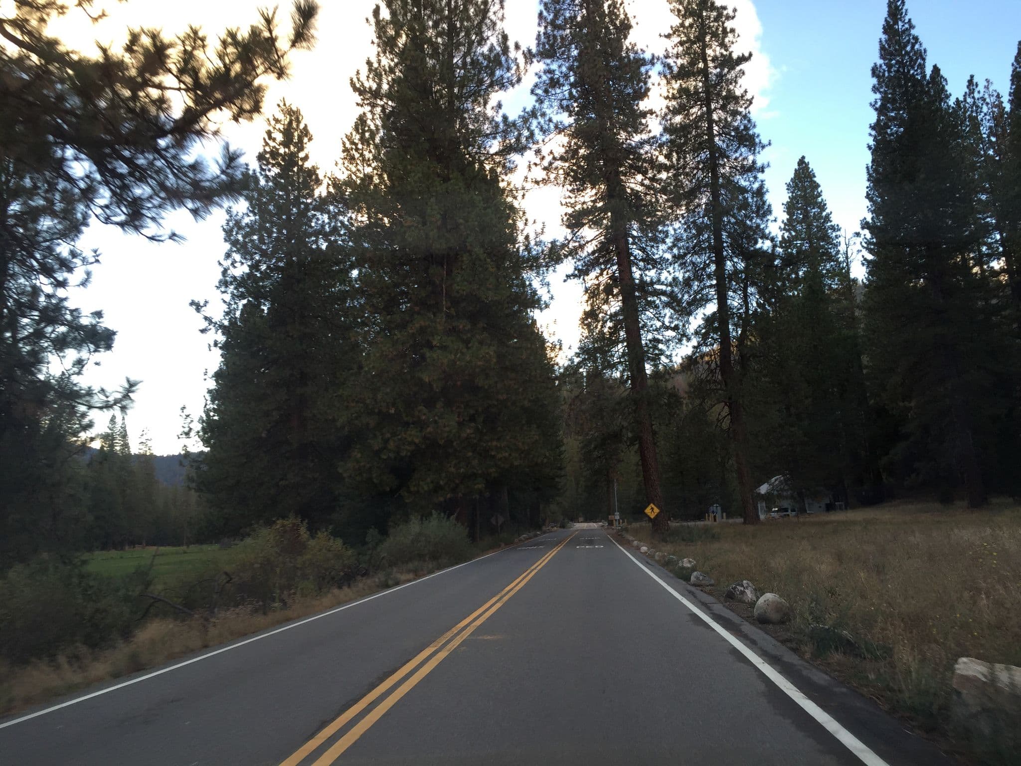 Street view near Delaware North Co Parks/Resrts, Ahwahnee — © canadarunner (CC BY-SA · Mapillary)