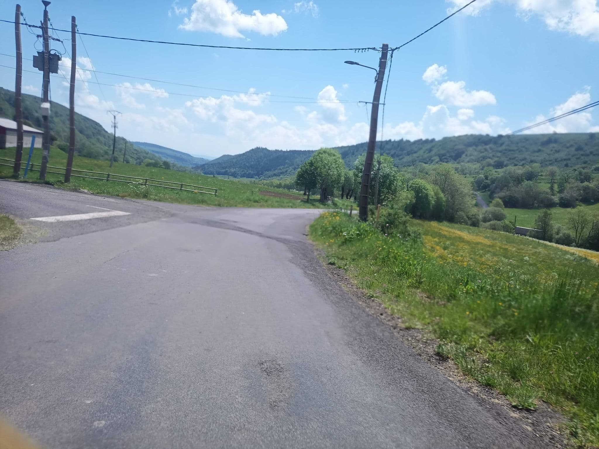 Street view near Auberge de l'Epie - Prat de Bouc, Murat — © connermacleod69 (CC BY-SA · Mapillary)