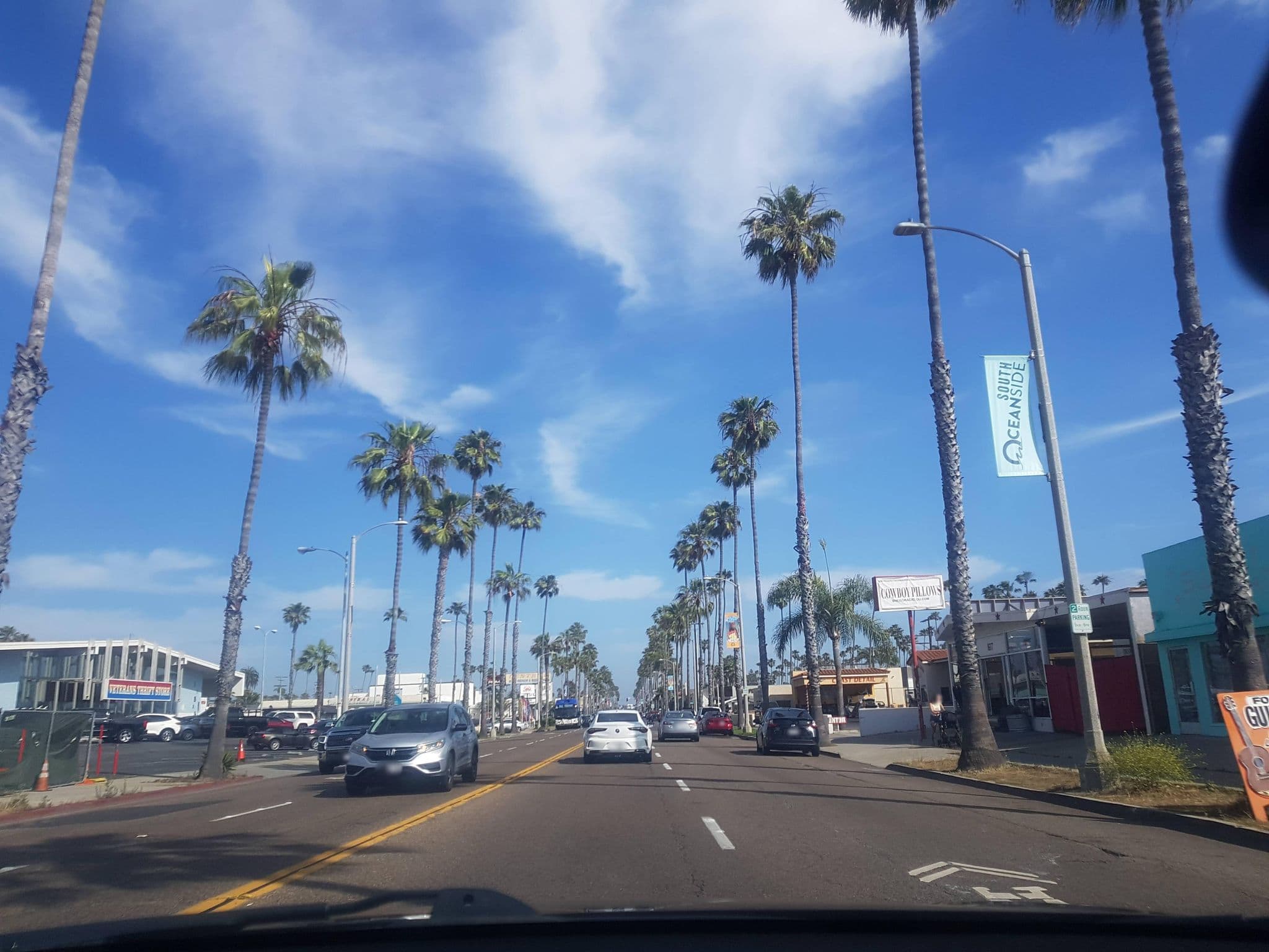 Street view near Hilltop Motel, Oceanside — © igorzo (CC BY-SA · Mapillary)