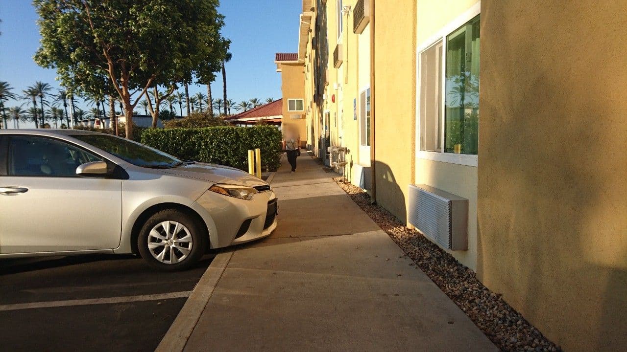 Street view near Comfort Inn, Fontana — © voschix (CC BY-SA · Mapillary)