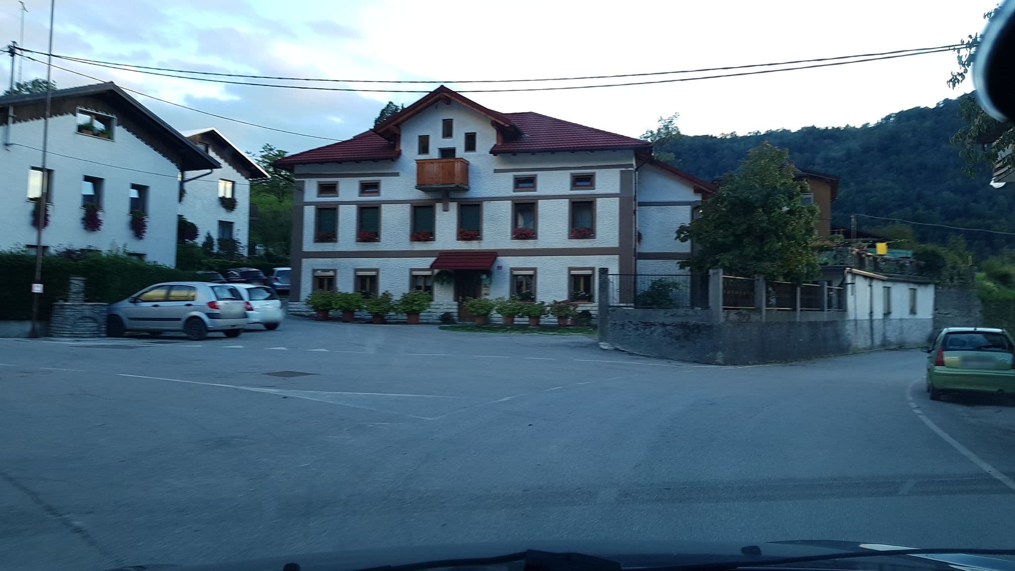 Street view near Sobe pri Lovrižu, Kobarid — © igorzo (CC BY-SA · Mapillary)