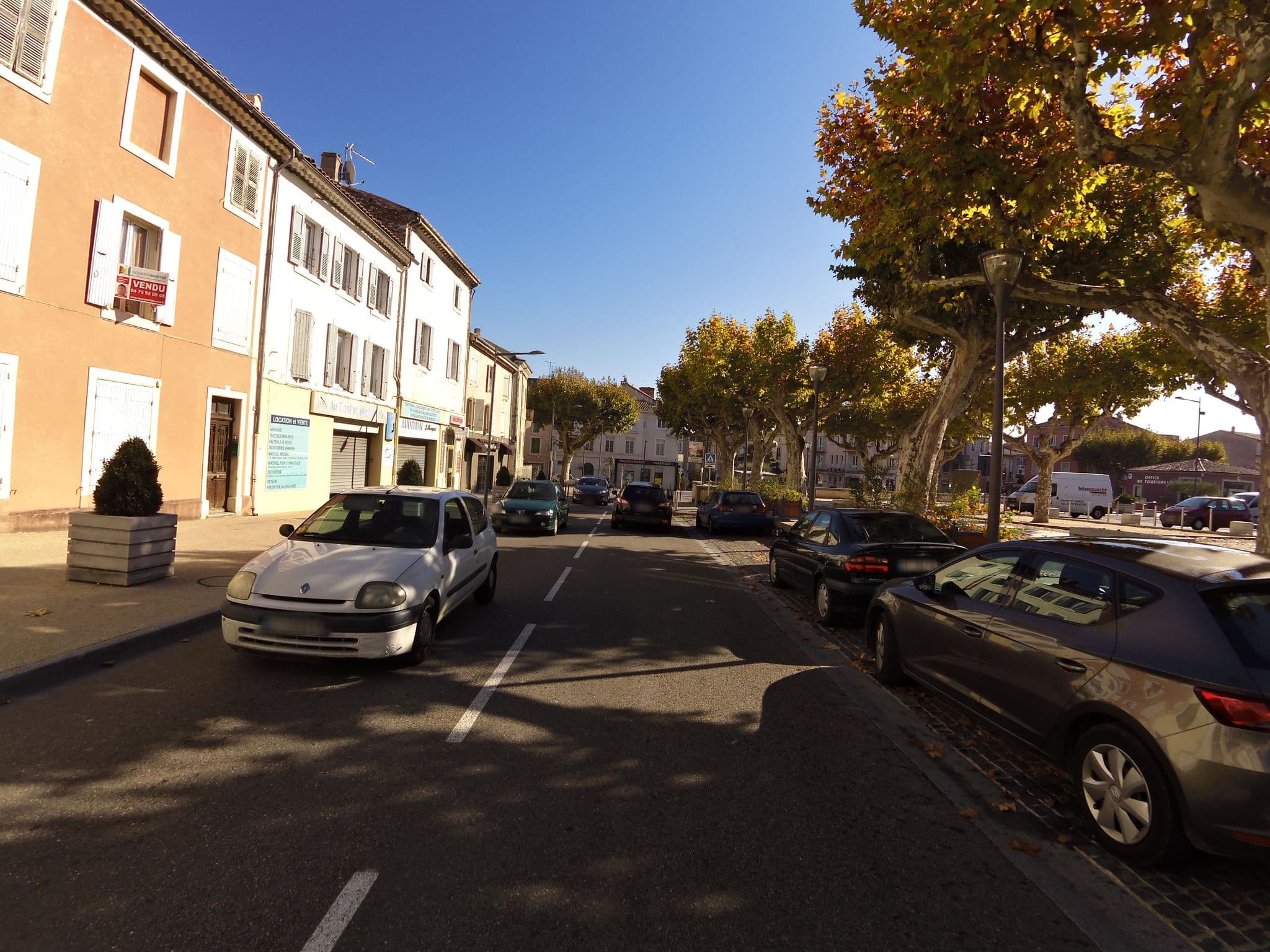 Street view near Le Brin d'Olivier, Bourg-Saint-Andéol — © zors1843 (CC BY-SA · Mapillary)