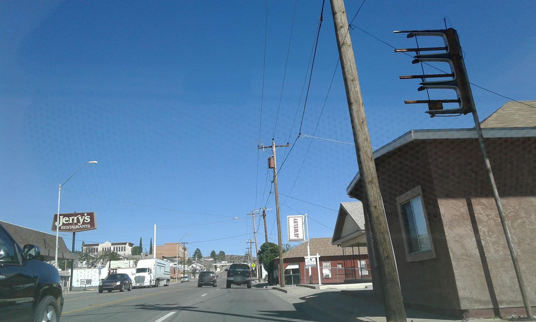Street view near Super 8 Motel, Globe — © drkludge (CC BY-SA · Mapillary)