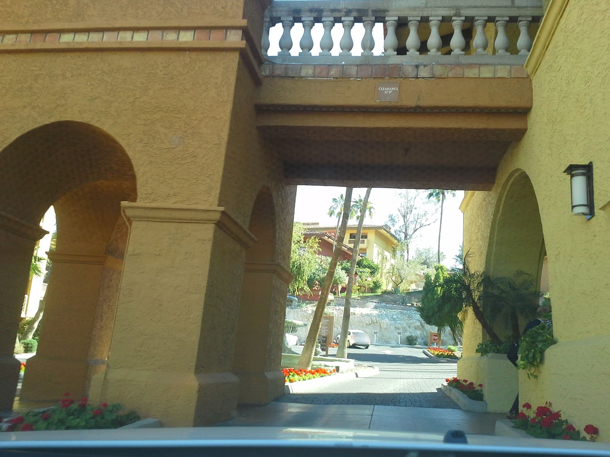 Street view near Presidential Pool @ Pointe Hilton Tapatio Cliffs Resort, Deer Valley — © drkludge (CC BY-SA · Mapillary)