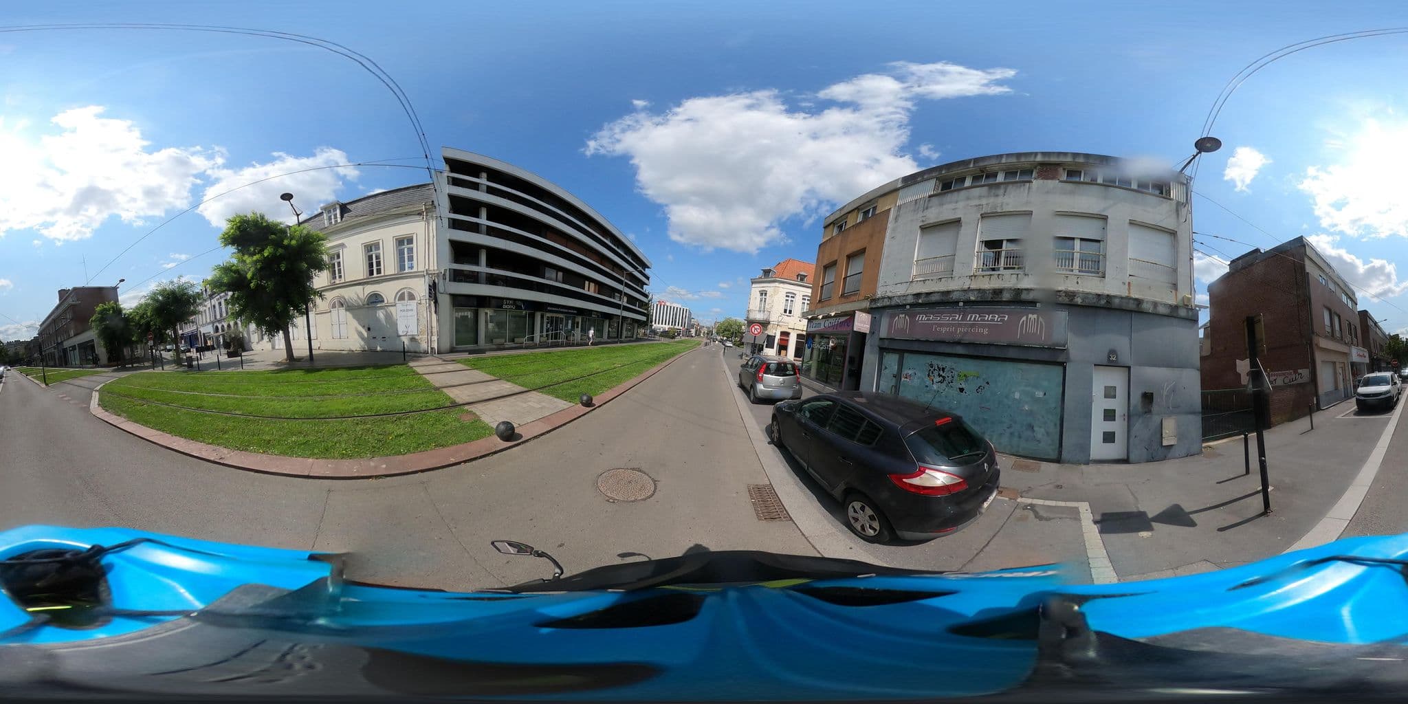 Street view near Les Arcades, Valenciennes — © padididejurbise (CC BY-SA · Mapillary)