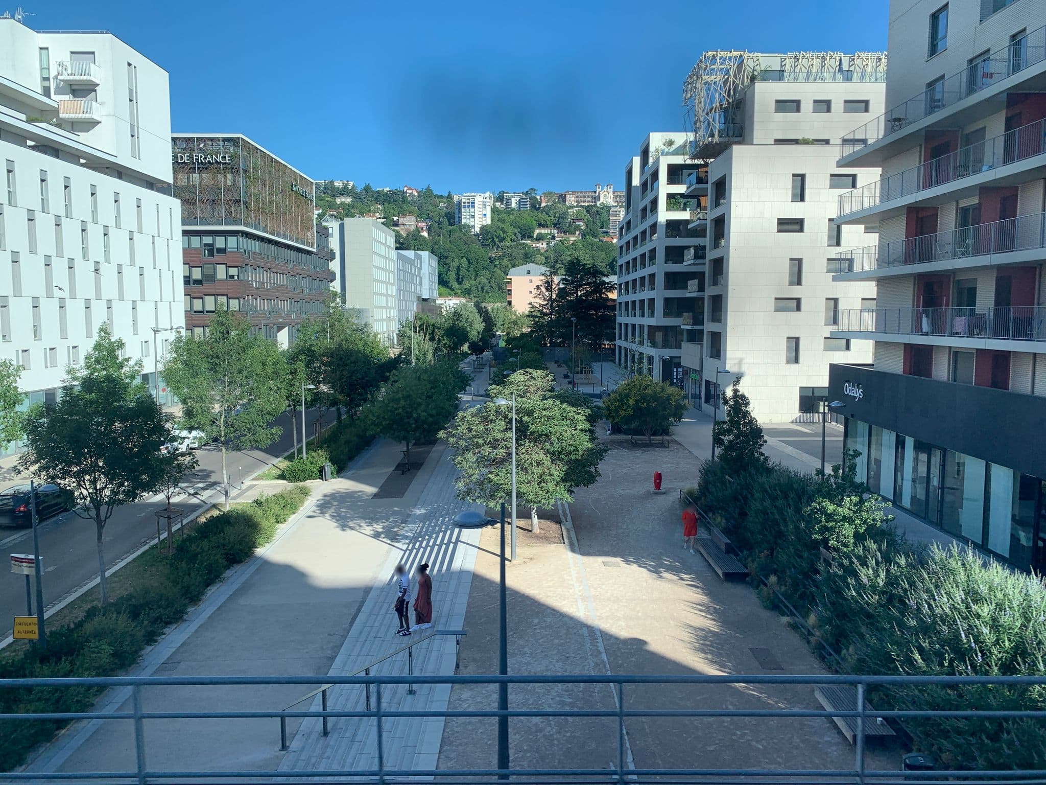 Street view near Appart'hôtel Odalys Confluence, Lyon 02 — © jitenshaniko (CC BY-SA · Mapillary)