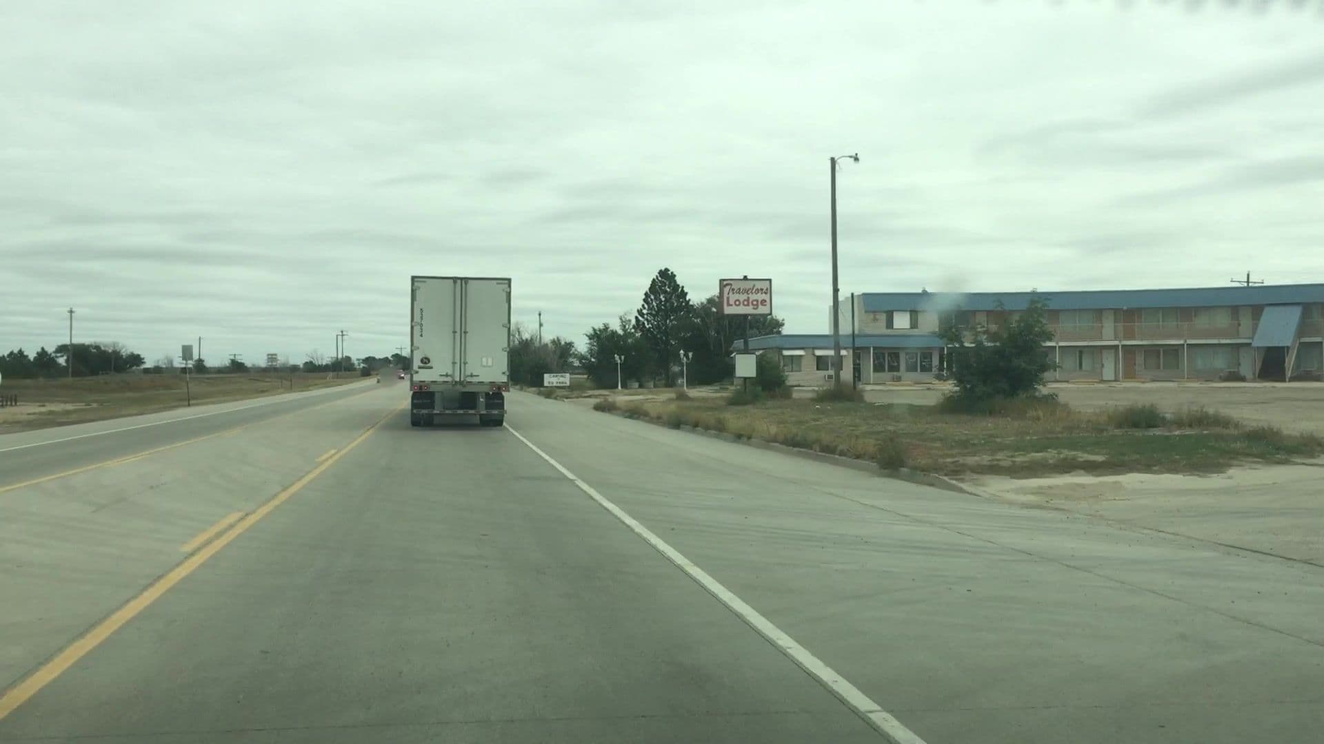 Street view near Eads Traveler Lodge, Lamar — © lvl5 (CC BY-SA · Mapillary)