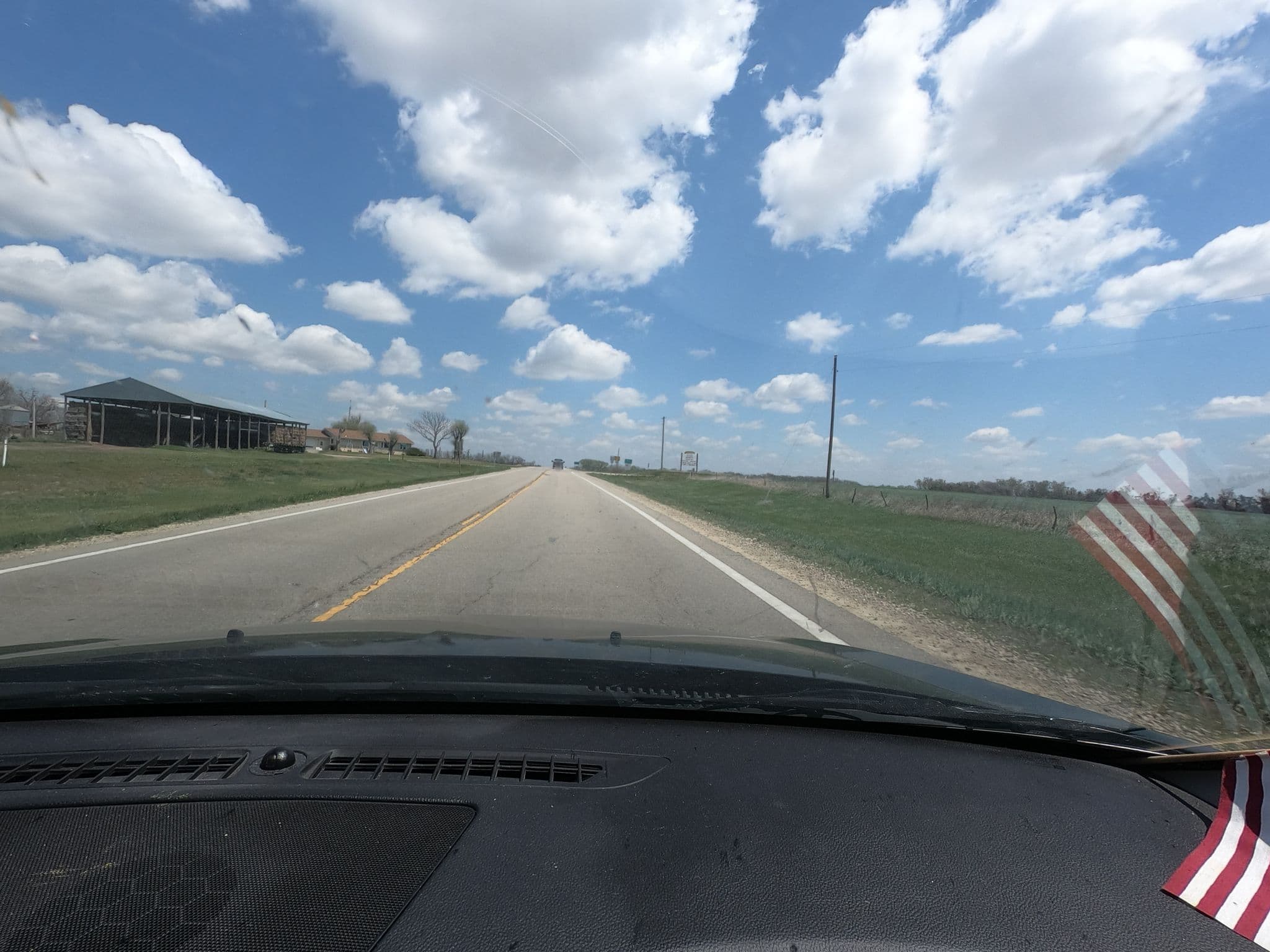 Street view near Riddles Fishing Lodge, Concordia — © toebee (CC BY-SA · Mapillary)
