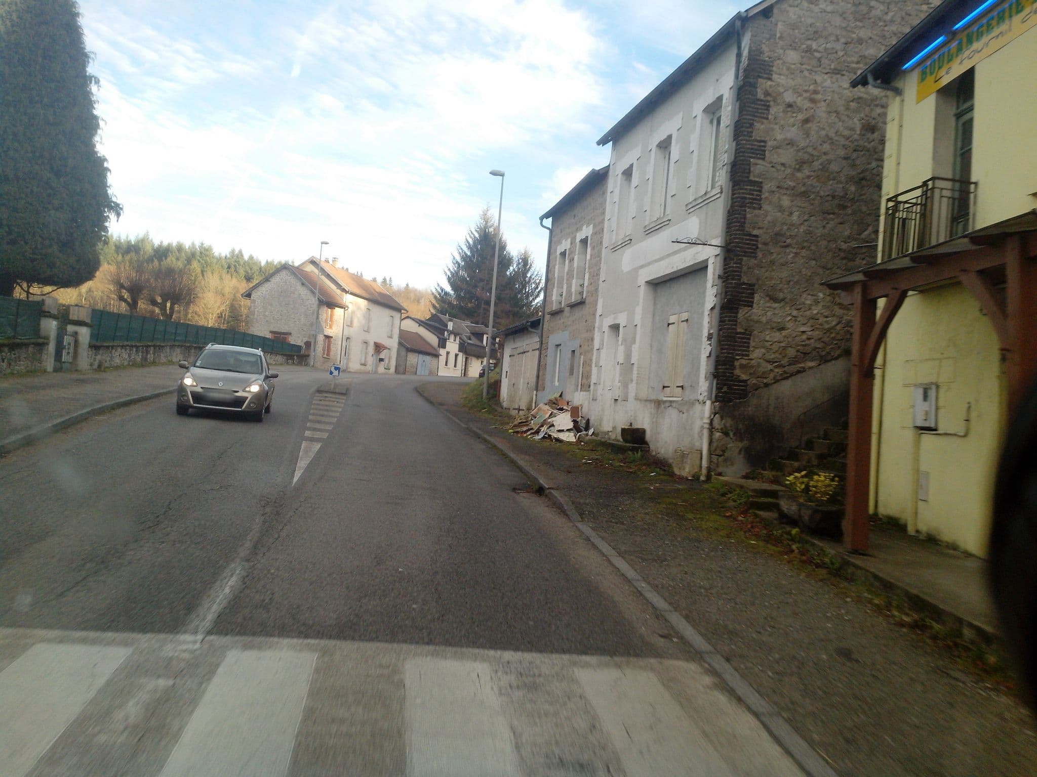 Street view near L'Hôte des Voyageurs, Bugeat — © hamlet (CC BY-SA · Mapillary)