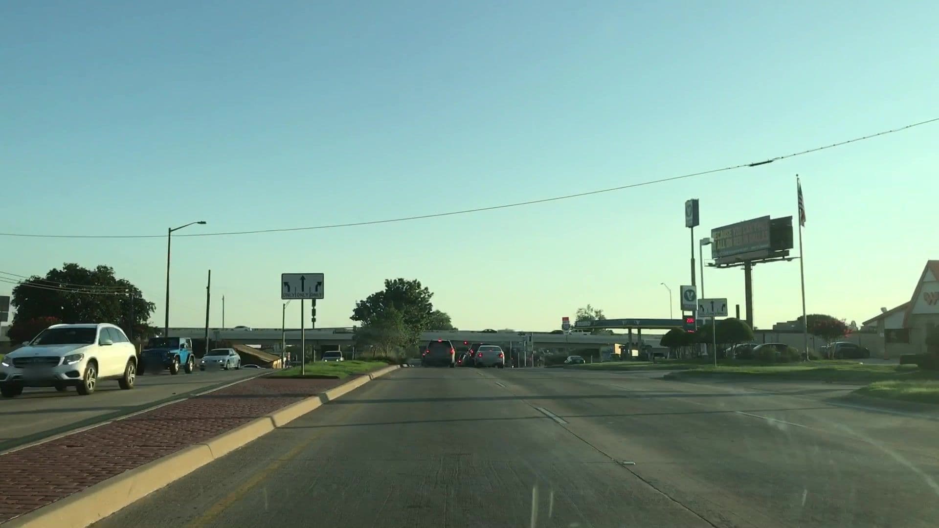 Street view near La Quinta Inn Denton, Denton — © lvl5 (CC BY-SA · Mapillary)