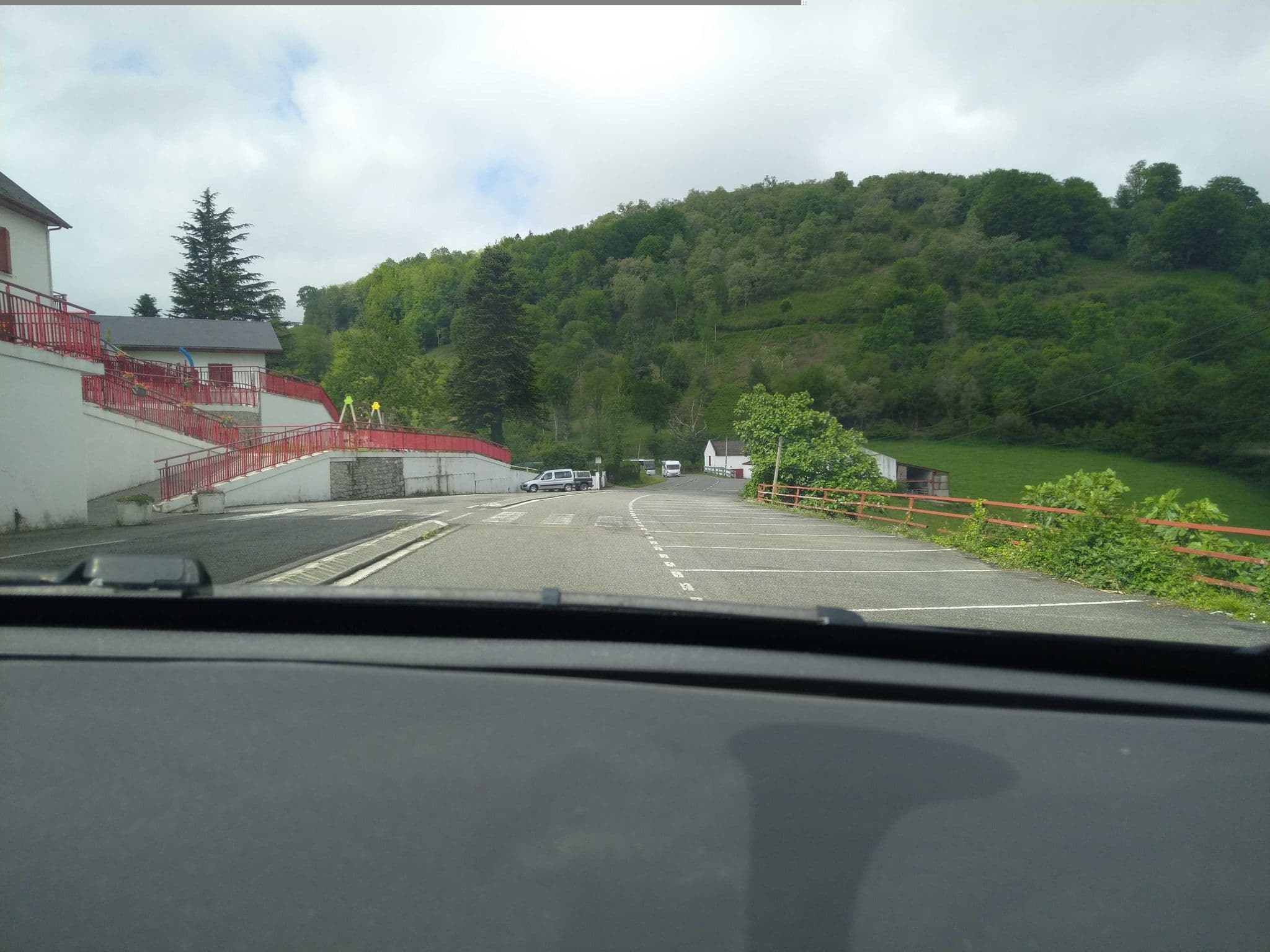 Street view near Hôtel du Col D'Osquich, Mauléon-Licharre — © floetcheto (CC BY-SA · Mapillary)