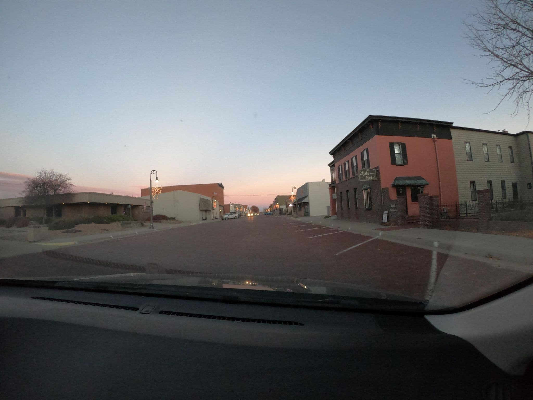 Street view near Clyde Hotel, Concordia — © toebee (CC BY-SA · Mapillary)