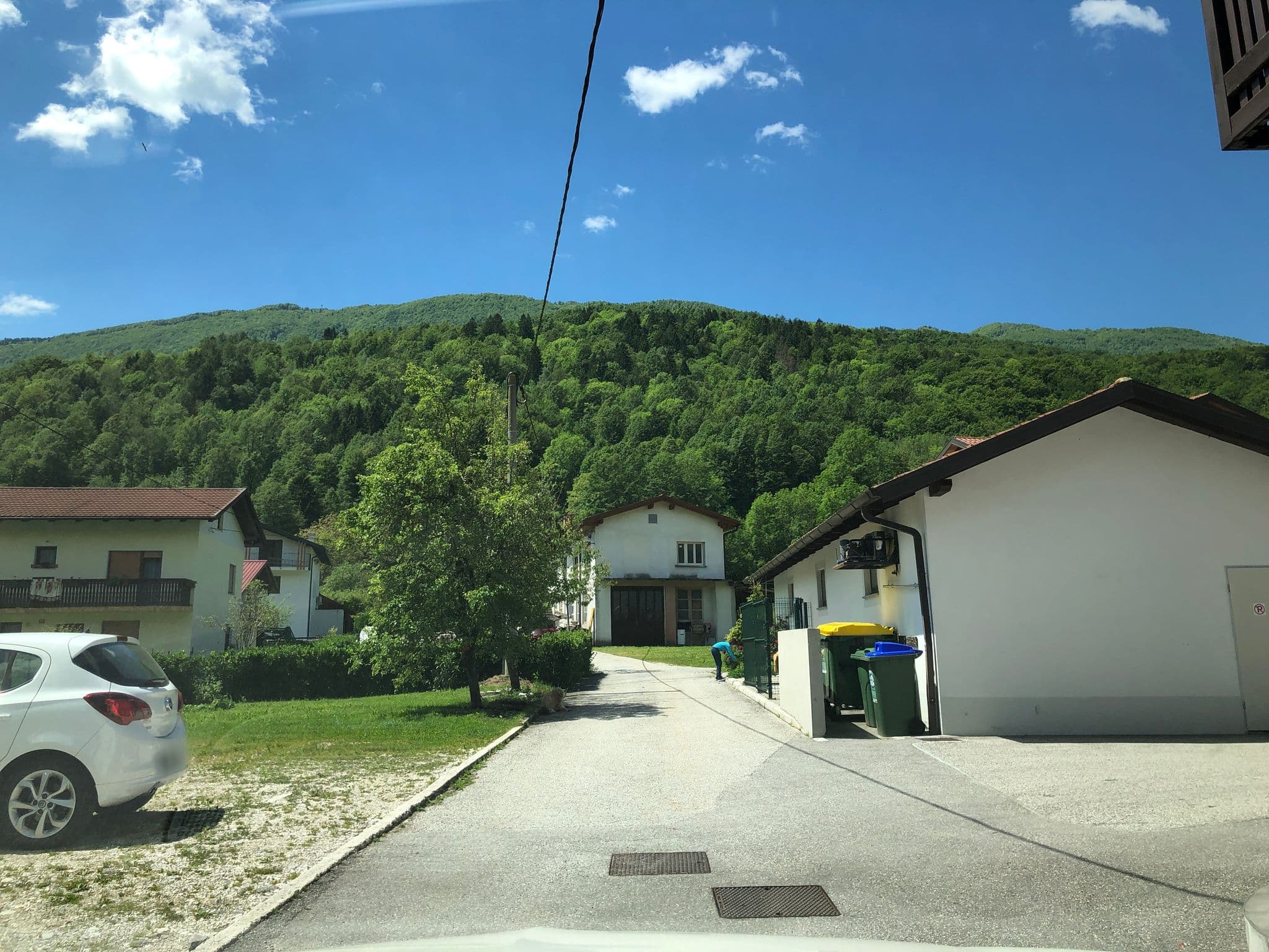 Street view near Gostisce Jazbec, Kobarid — © derzornigemarkus (CC BY-SA · Mapillary)