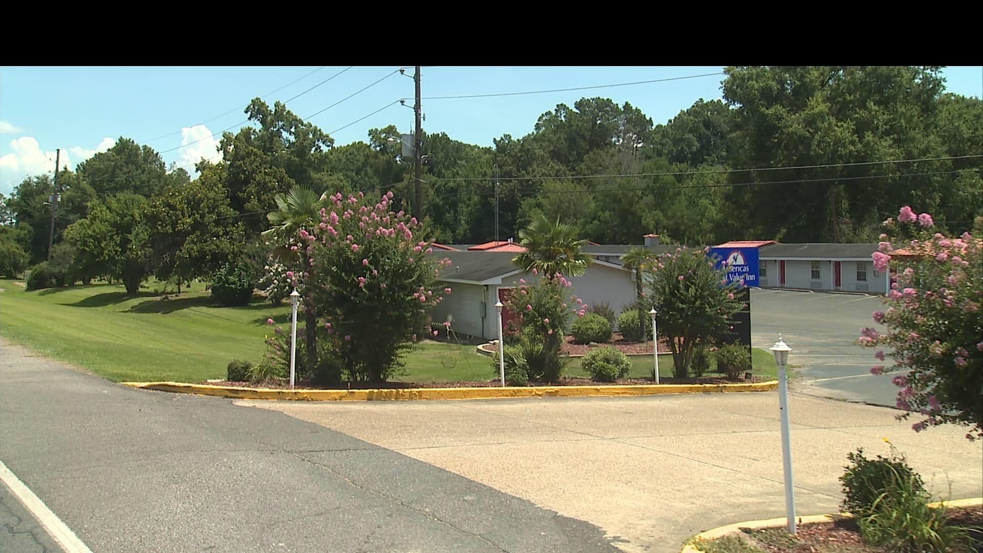 Street view near Best Western Pool, Winnsboro — © 2023WR (CC BY-SA · Mapillary)
