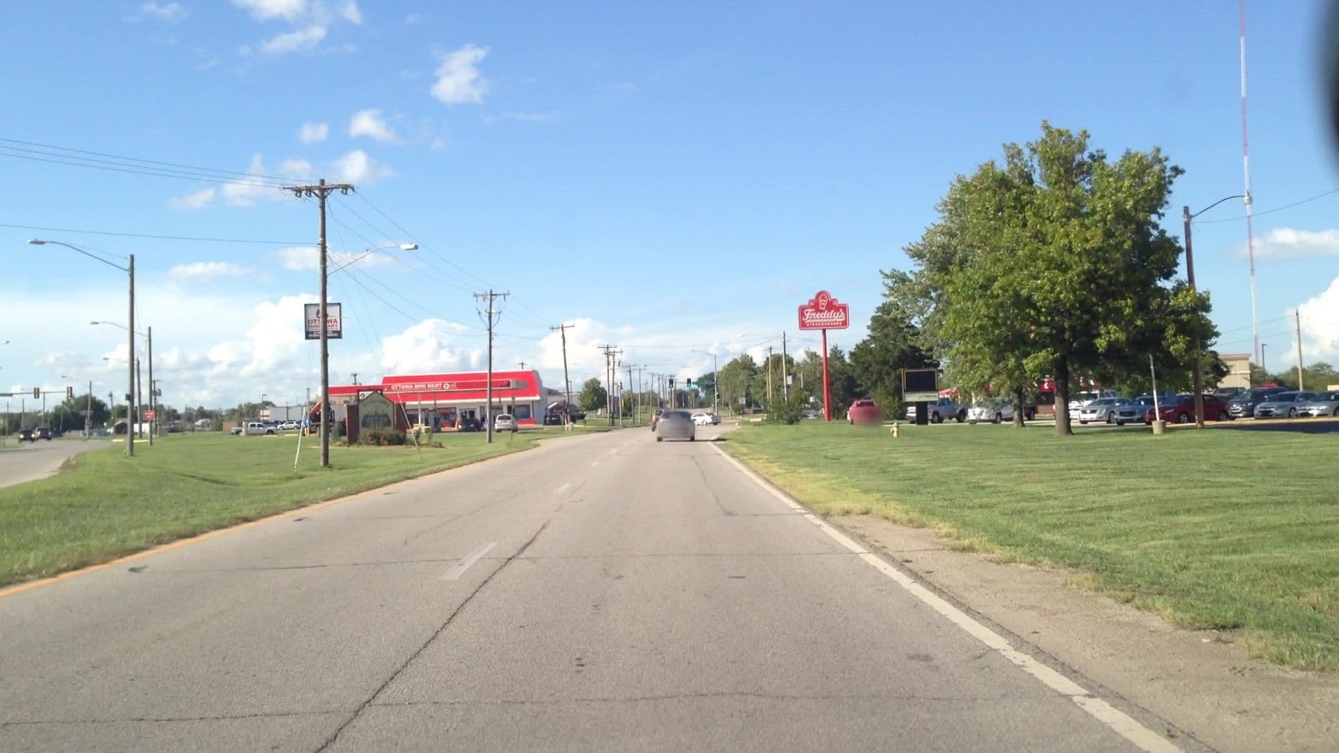 Street view near Days Inn by Wyndham Ottawa, Baldwin City — © lvl5 (CC BY-SA · Mapillary)