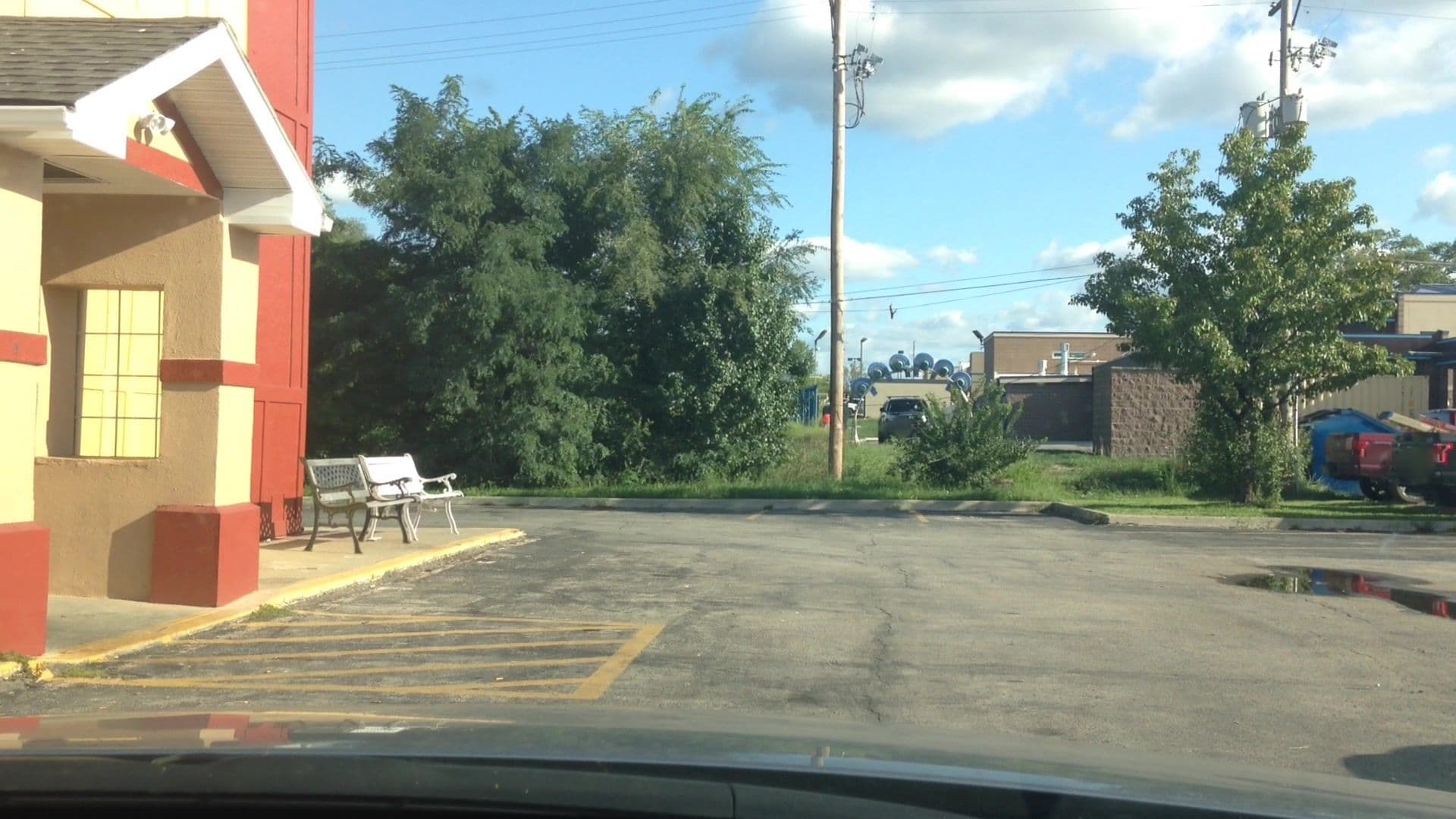 Street view near Super 8, Leavenworth — © lvl5 (CC BY-SA · Mapillary)