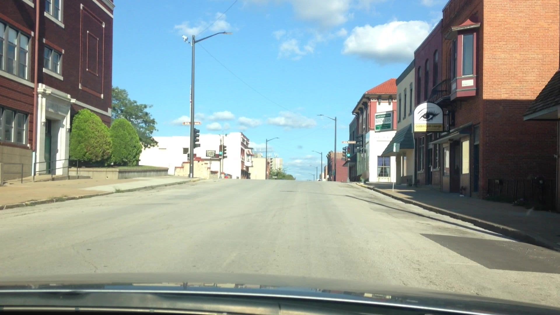 Street view near Leavenworth Local, Leavenworth — © lvl5 (CC BY-SA · Mapillary)