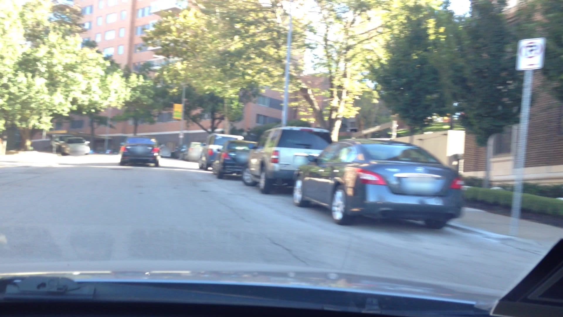 Street view near Raphael Restaurant, Mission Hills — © lvl5 (CC BY-SA · Mapillary)