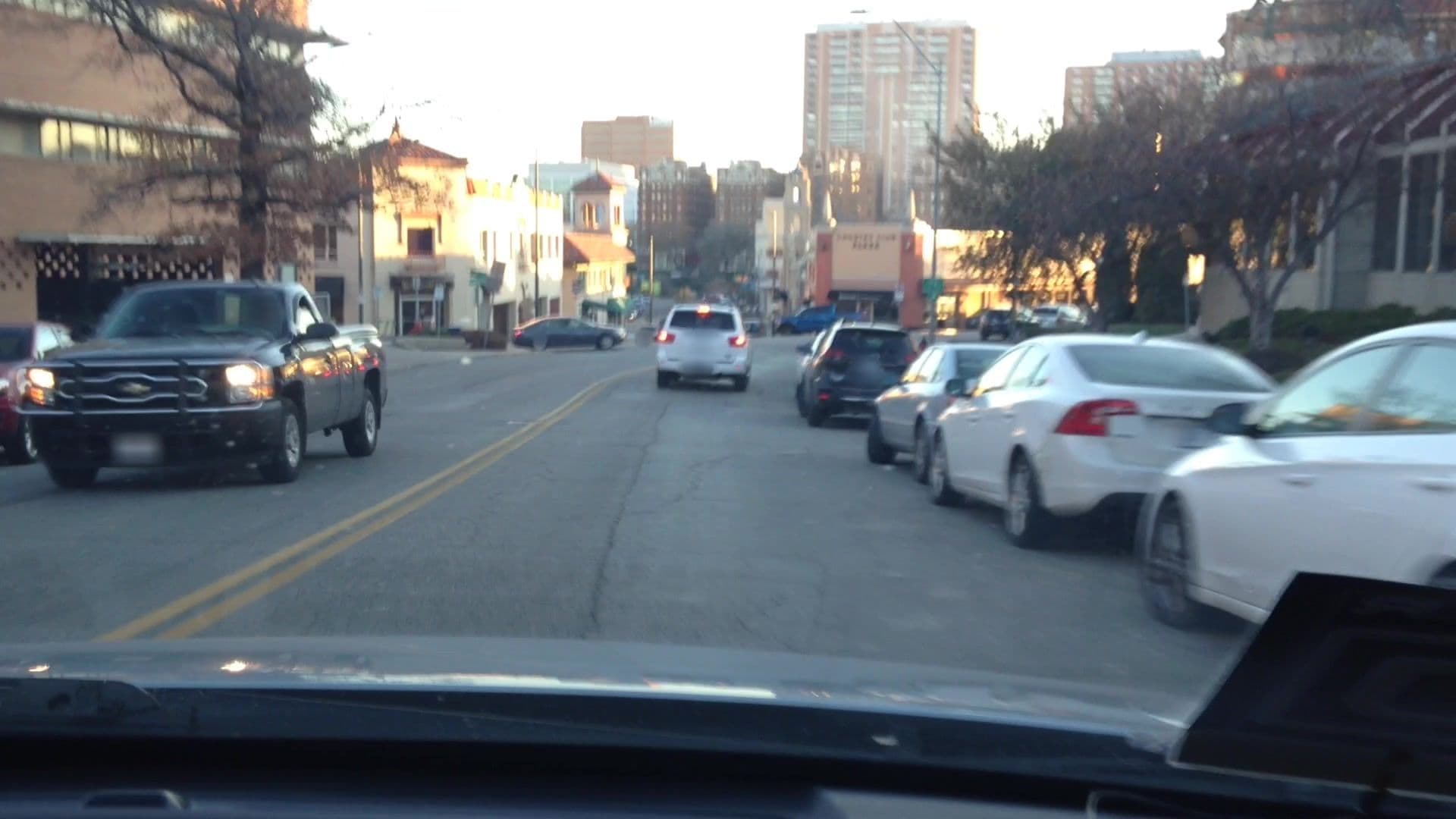 Street view near Tribute Portfolio Hotel by Marriott, Mission Hills — © lvl5 (CC BY-SA · Mapillary)