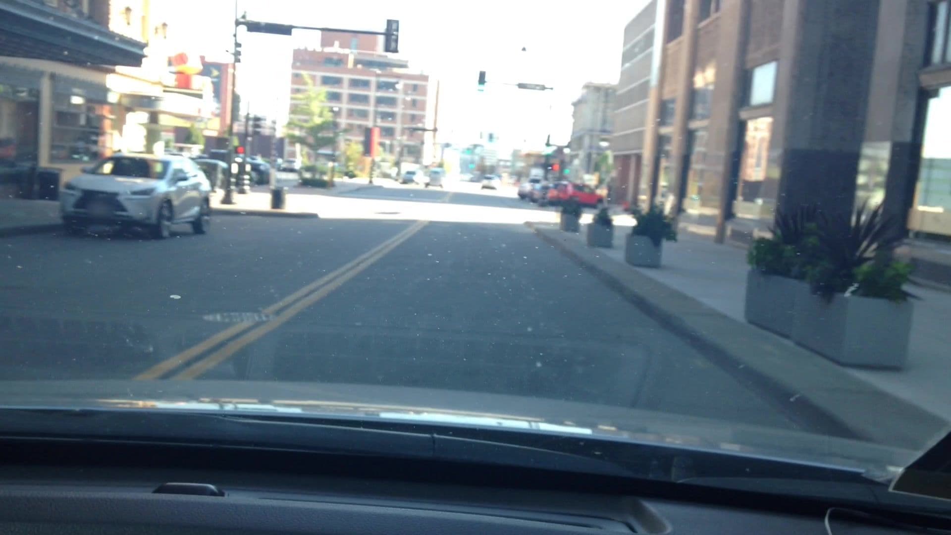Street view near Hilton President Lobby, Kansas City — © lvl5 (CC BY-SA · Mapillary)