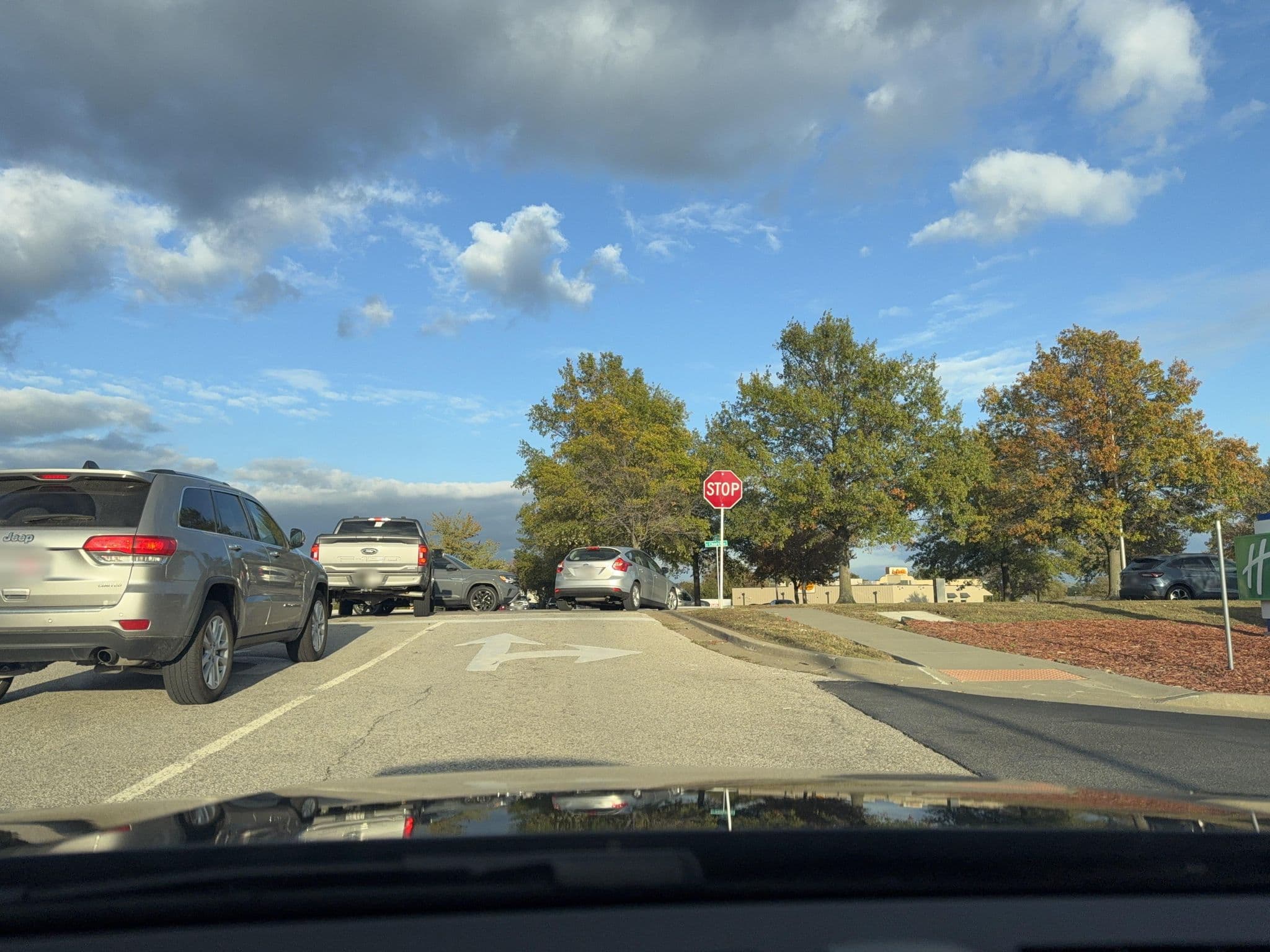 Street view near Holiday Inn Express & Suites Kansas City-Liberty (Hwy 152), Liberty — © kc3910 (CC BY-SA · Mapillary)