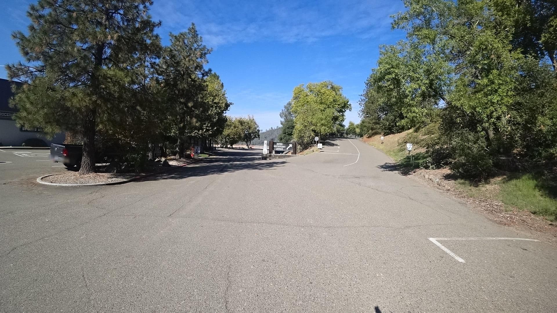 Street view near Bridge Bay at Shasta Lake, Shasta Lake — © marker_geo (CC BY-SA · Mapillary)