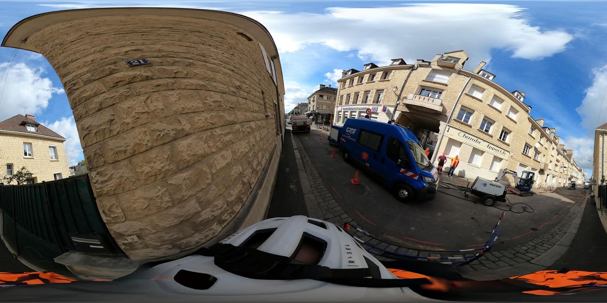 Street view near Chambr'Appart, Falaise — © cartocite (CC BY-SA · Mapillary)
