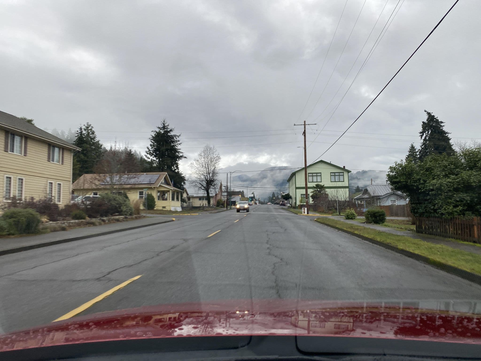 Street view near Oakridge Hostel, Oakridge — © eneerhut (CC BY-SA · Mapillary)