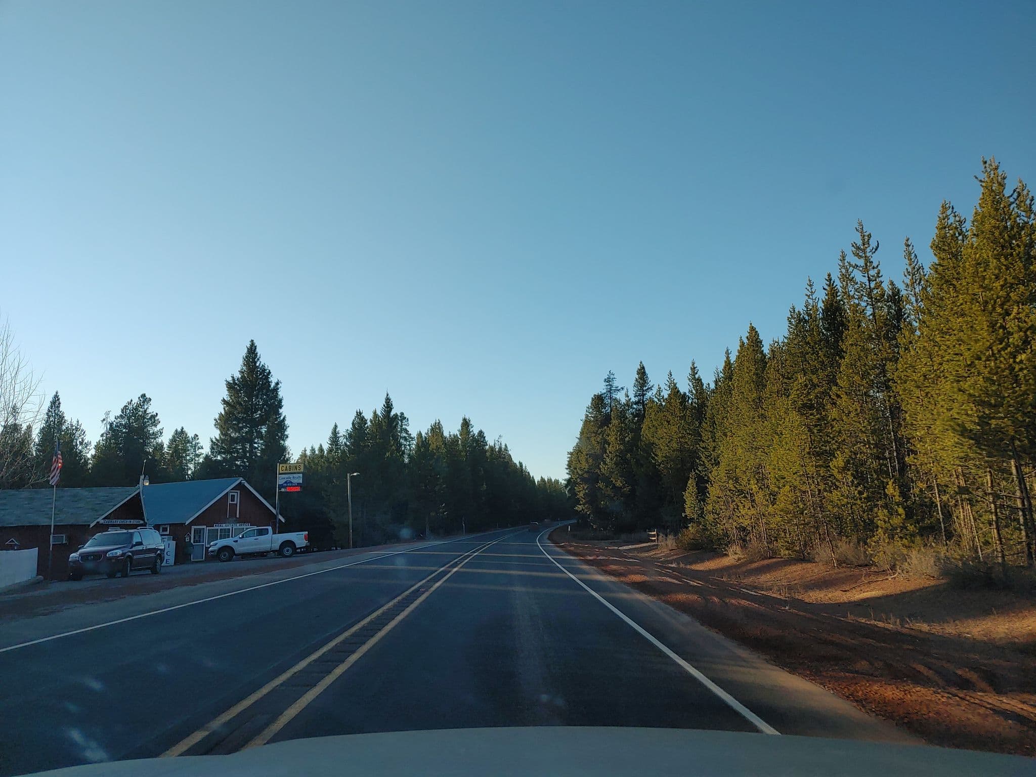 Street view near Crescent Creek Cottages & RV Park, La Pine — © nmixter (CC BY-SA · Mapillary)