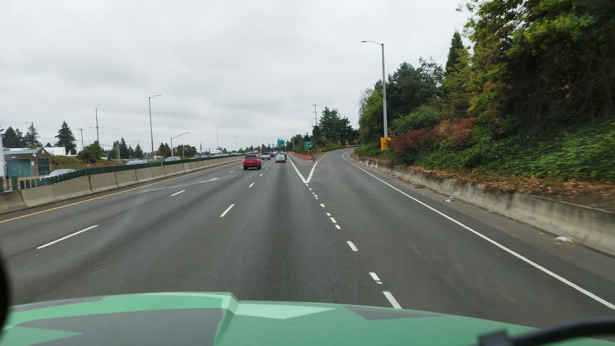 Street view near Comfort Inn Jacuzzi & Pool, Lents — © bct (CC BY-SA · Mapillary)