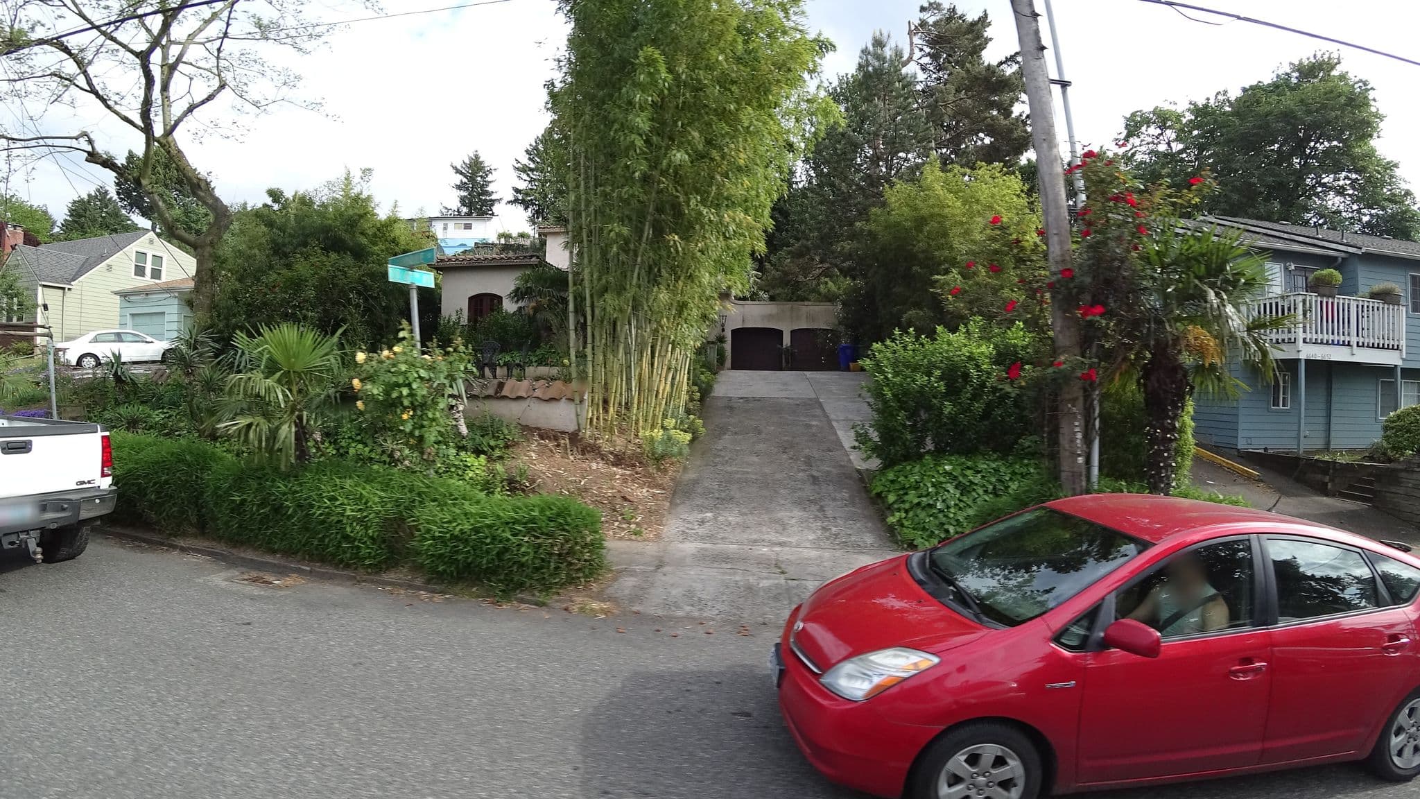 Street view near Mt Tabor Italian Villa, Lents — © mly_pdx01 (CC BY-SA · Mapillary)