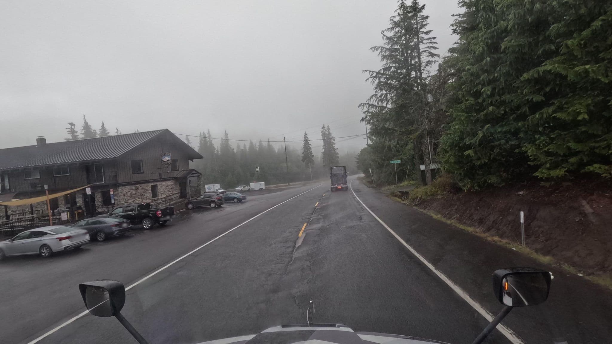 Street view near Falcon Crest Lodge, Mount Hood Village — © bct (CC BY-SA · Mapillary)