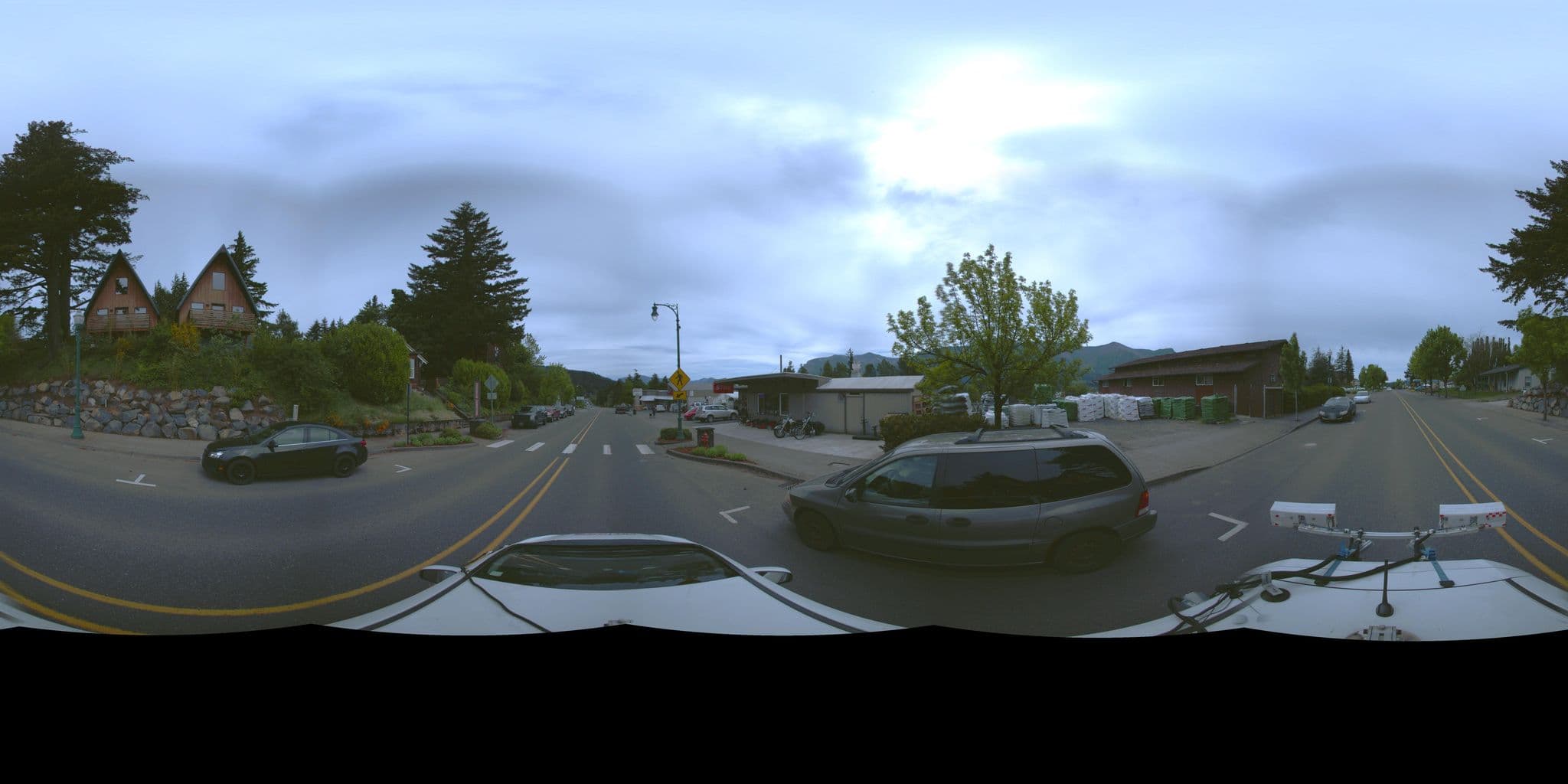 Street view near Choice Hotels, Cascade Locks — © opsstreetscan (CC BY-SA · Mapillary)