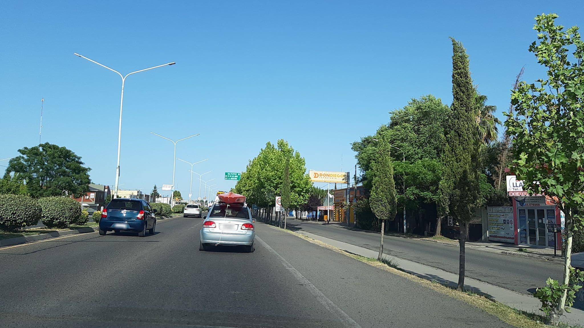 Street view near Hotel Hospedaje Pandyer, Plottier — © guillemmal (CC BY-SA · Mapillary)