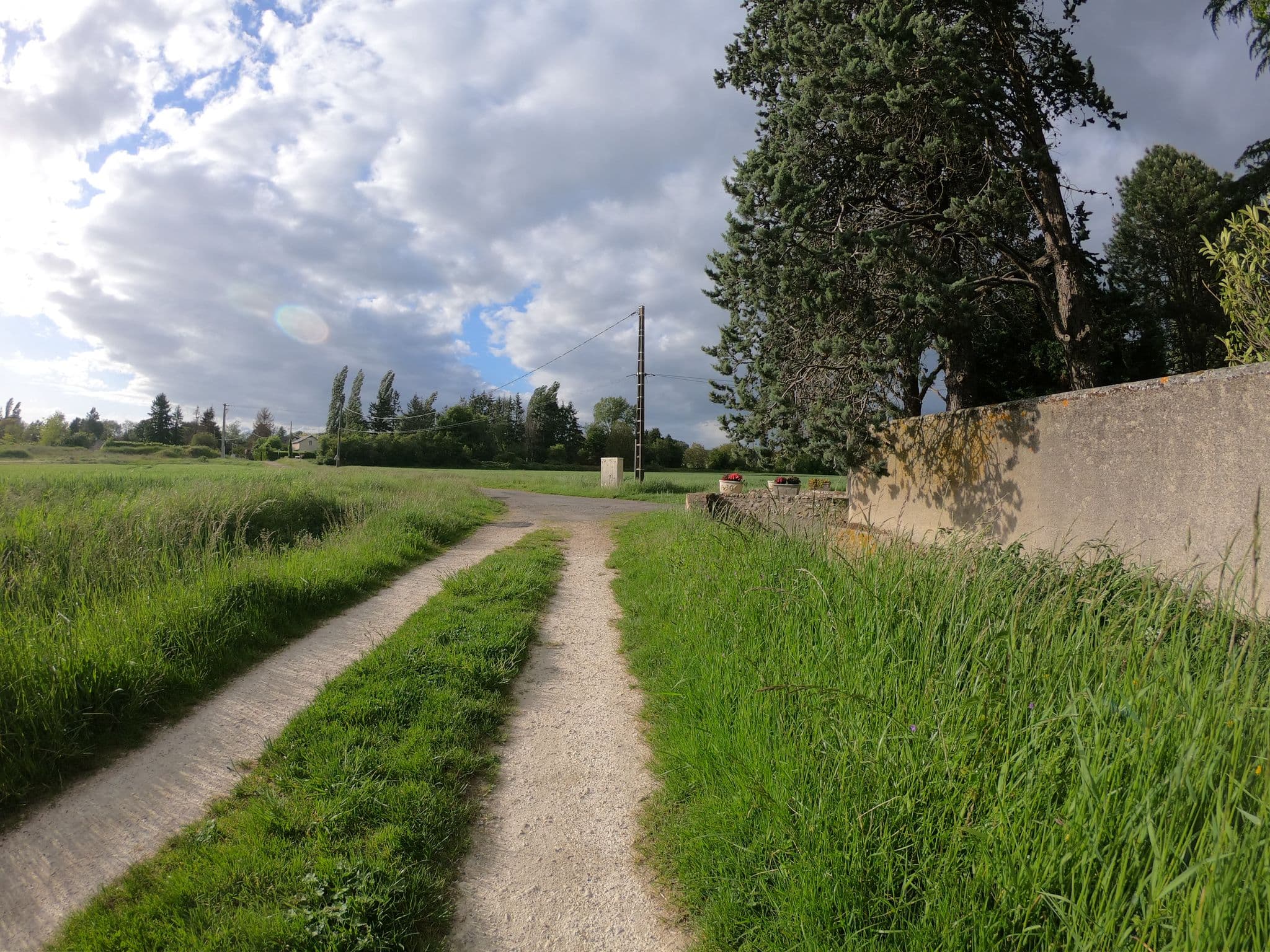 Street view near Le Moulin de Bacchus, Vernou-sur-Brenne — © cartocite (CC BY-SA · Mapillary)