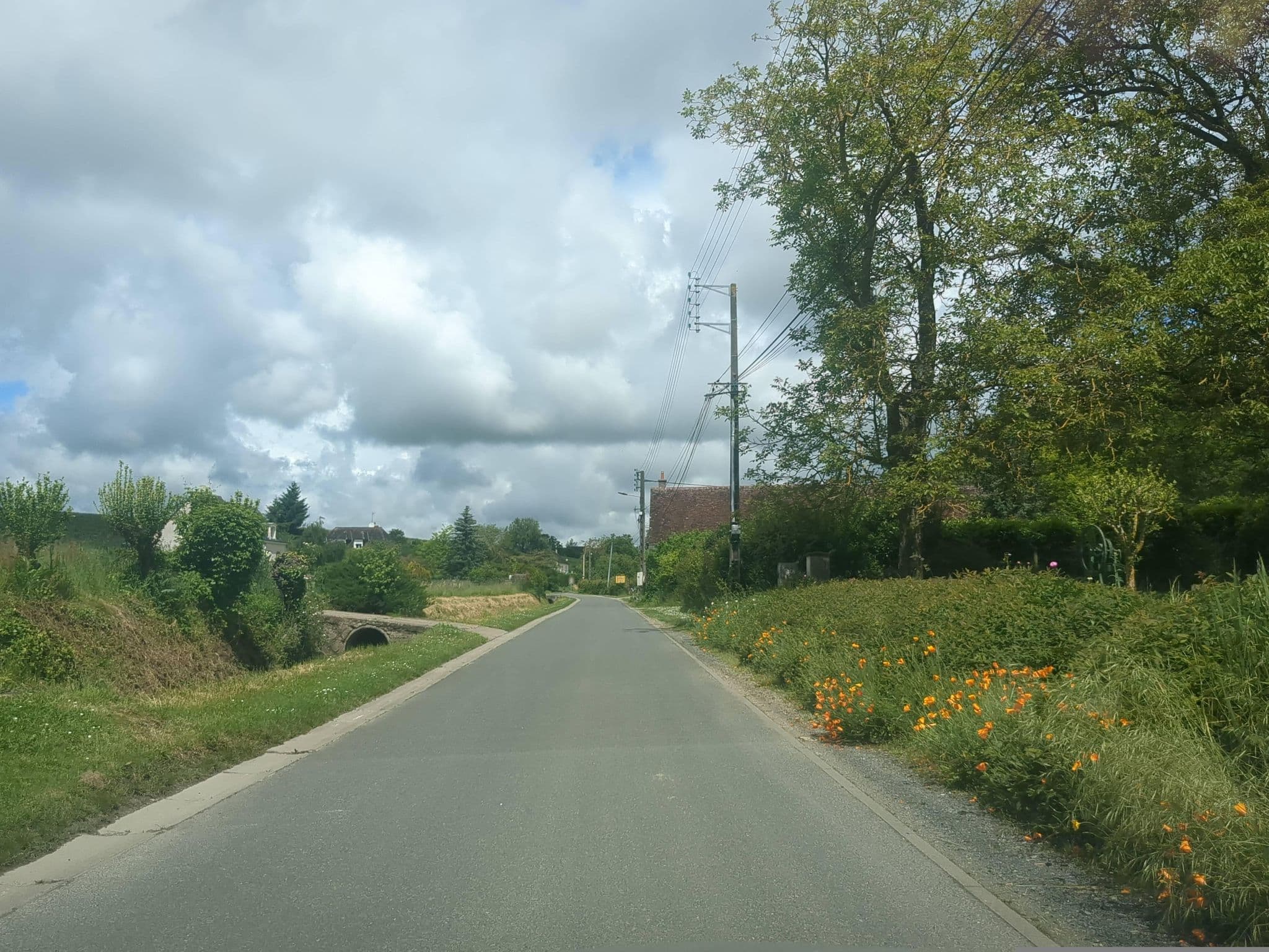 Street view near Les Arsolines, Vernou-sur-Brenne — © alixun (CC BY-SA · Mapillary)