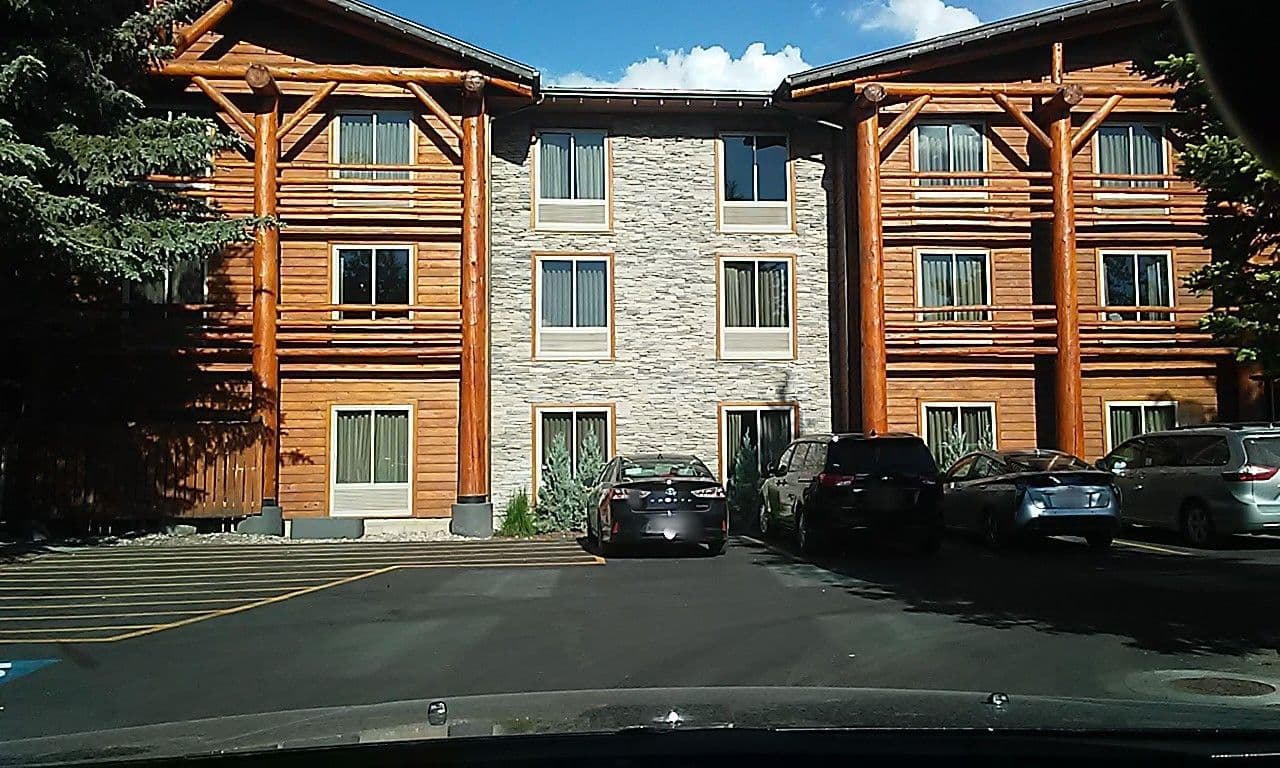Street view near Best Western Lodge, Rafter J Ranch — © aqua01 (CC BY-SA · Mapillary)
