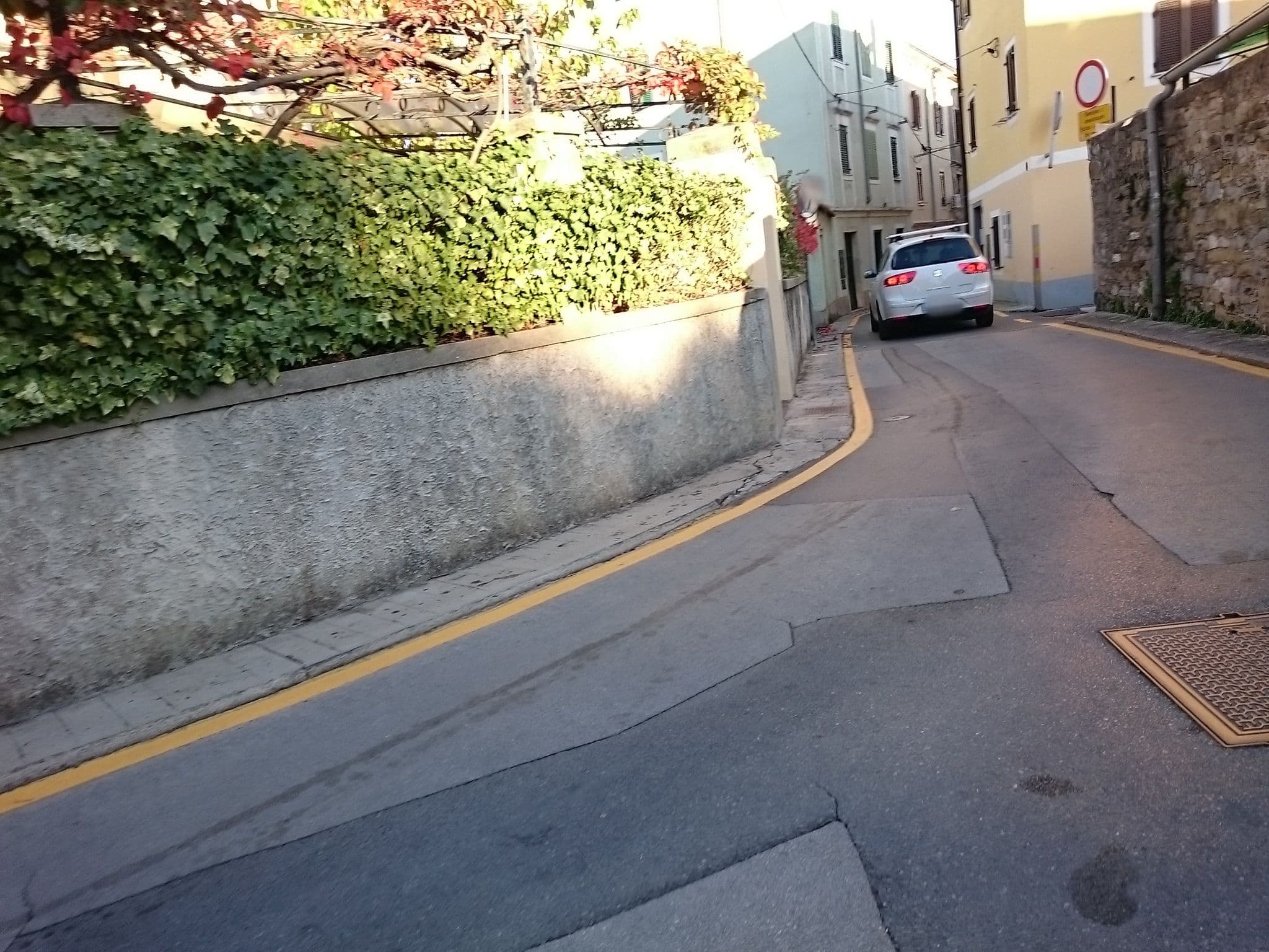 Street view near Vila Flora, Izola — © voschix (CC BY-SA · Mapillary)
