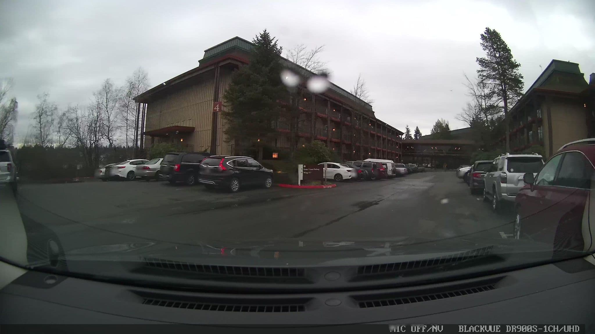 Street view near Doubletree Grand Ballroom, SeaTac — © damnitgetmybeer (CC BY-SA · Mapillary)
