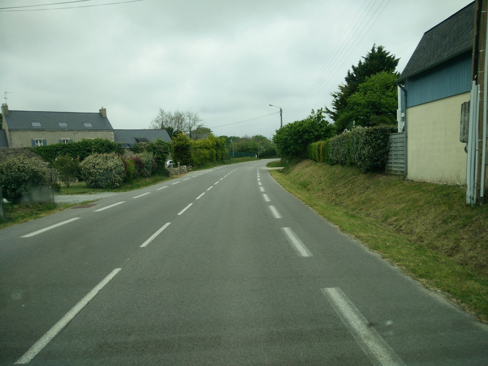 Street view near Le Chene, Névez — © joostjakob (CC BY-SA · Mapillary)