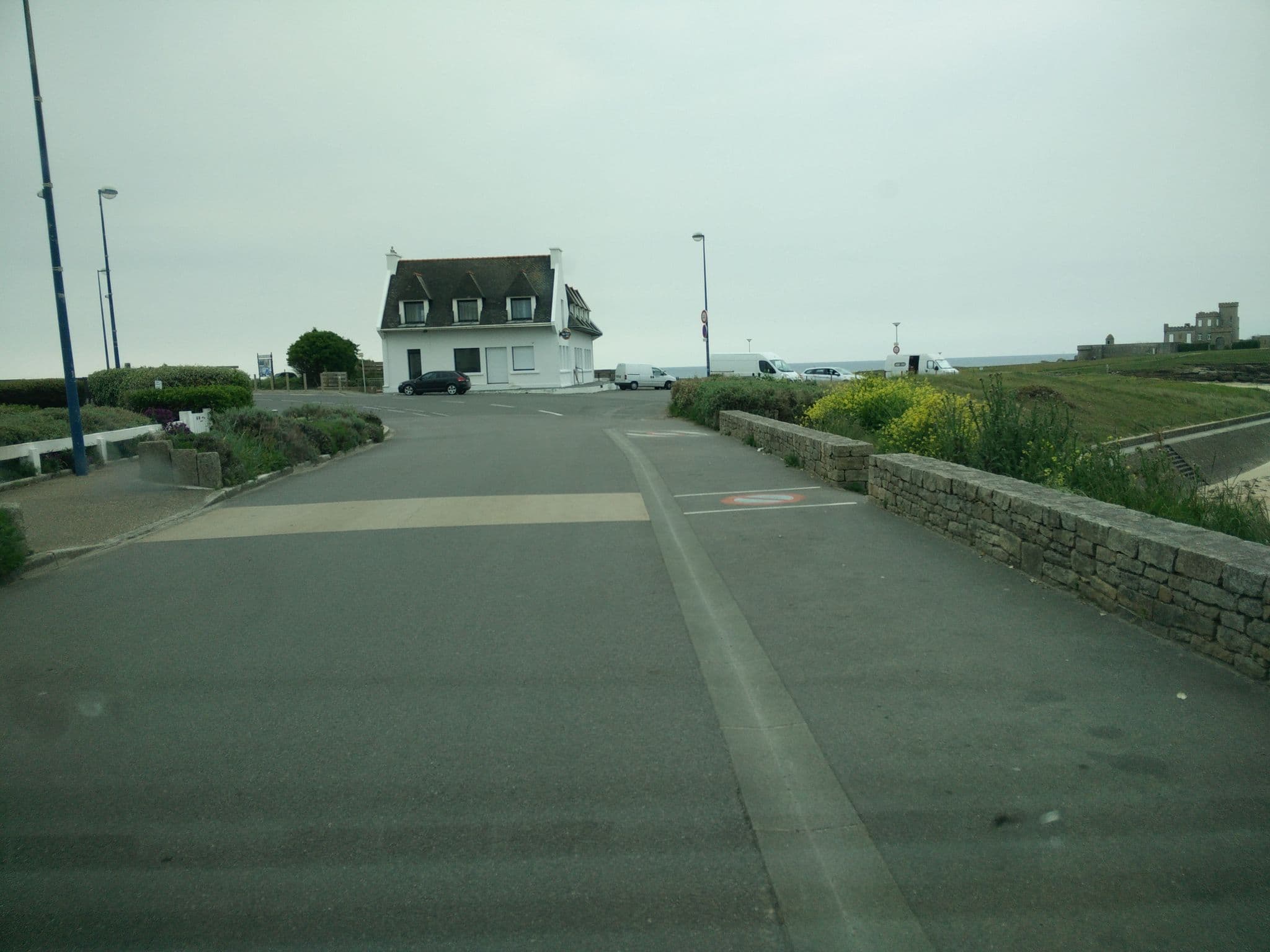 Street view near Guiroli, Névez — © joostjakob (CC BY-SA · Mapillary)