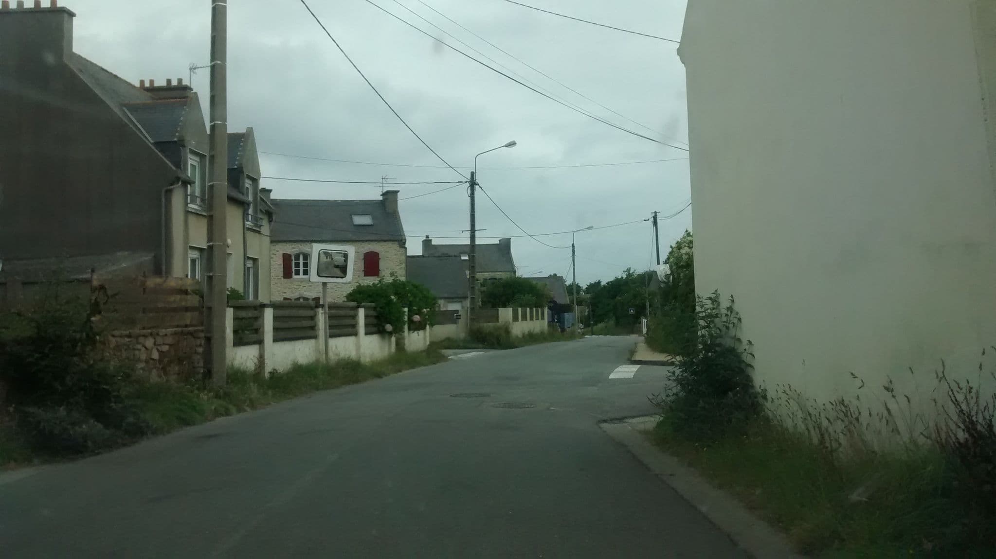 Street view near Maison Lilia bord de mer, Plouguerneau — © mgageo (CC BY-SA · Mapillary)