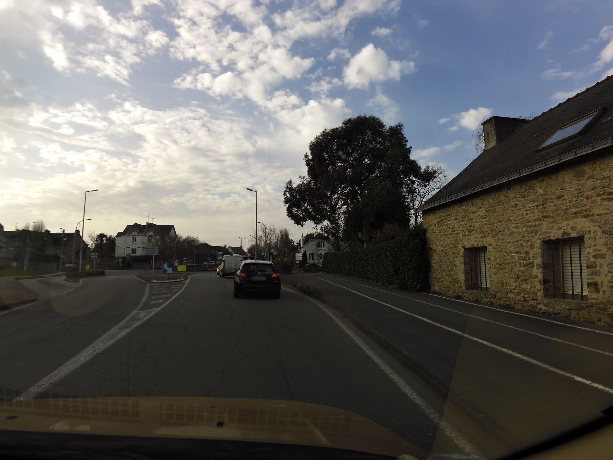Street view near Manoir de Beaupre, Vannes — © hamlet (CC BY-SA · Mapillary)