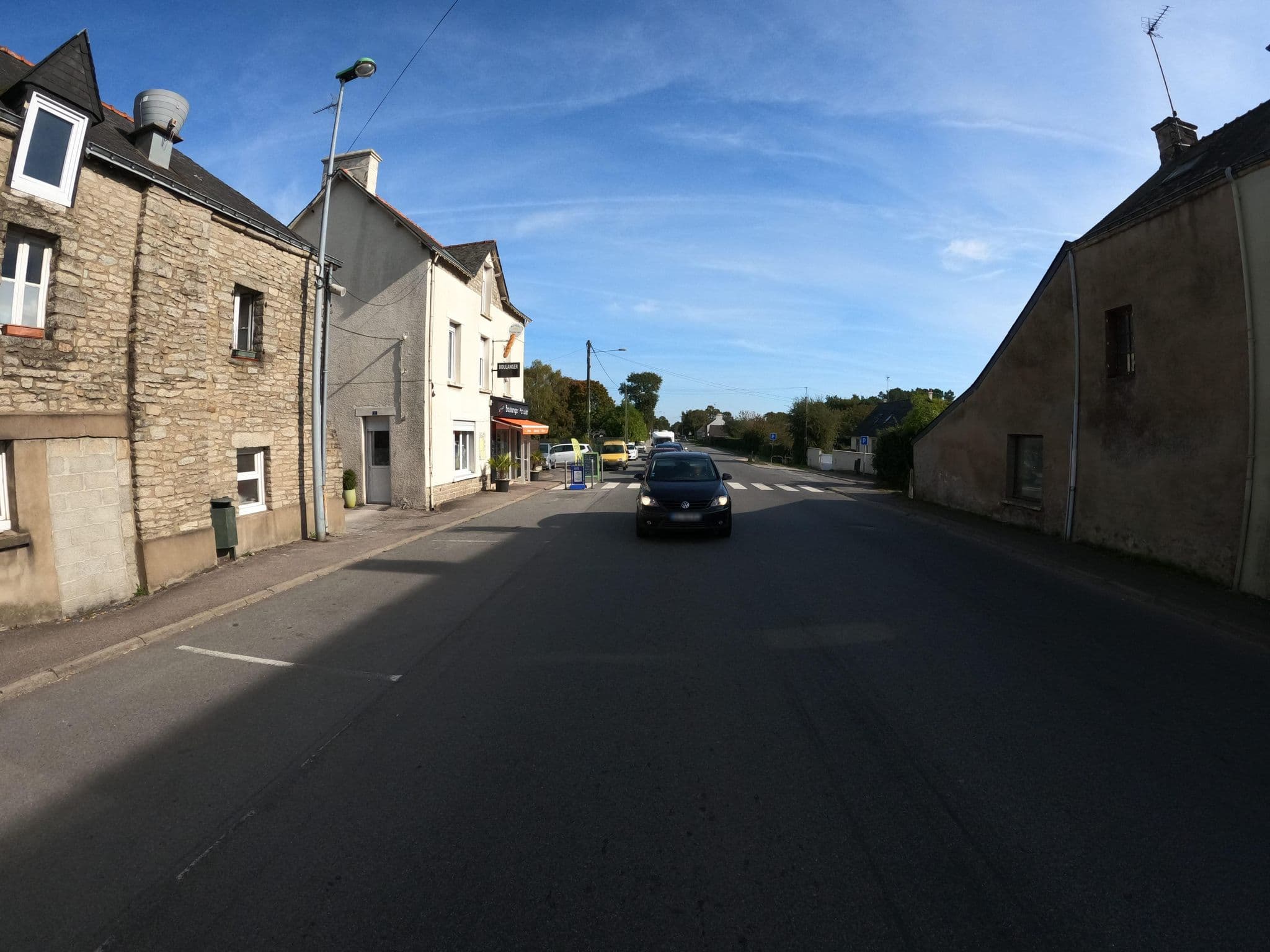 Street view near Restaurant Relais du Bel Air, Questembert — © stephanep (CC BY-SA · Mapillary)
