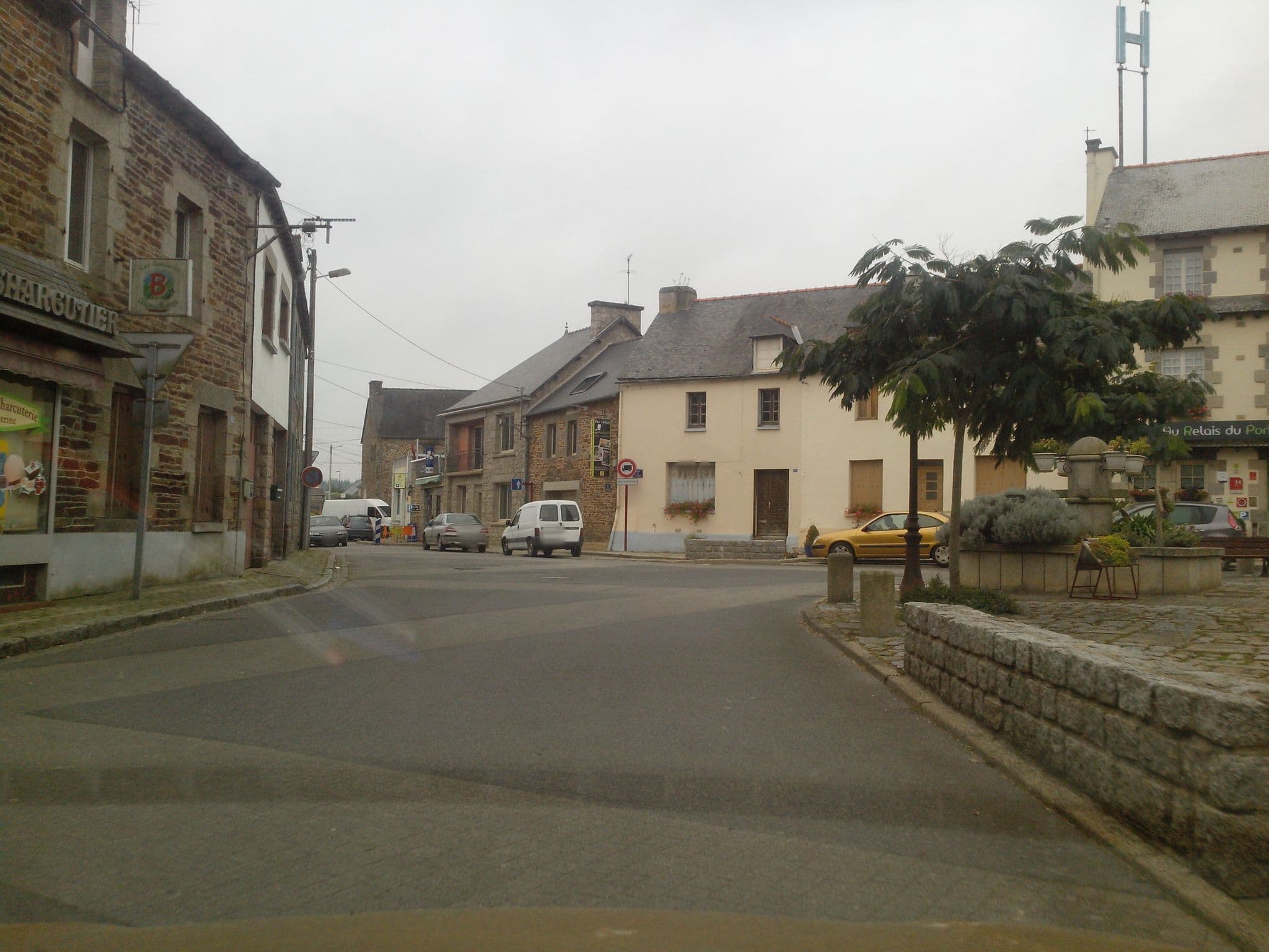 Street view near Au Relais du Porhoët, Guilliers — © hamlet (CC BY-SA · Mapillary)