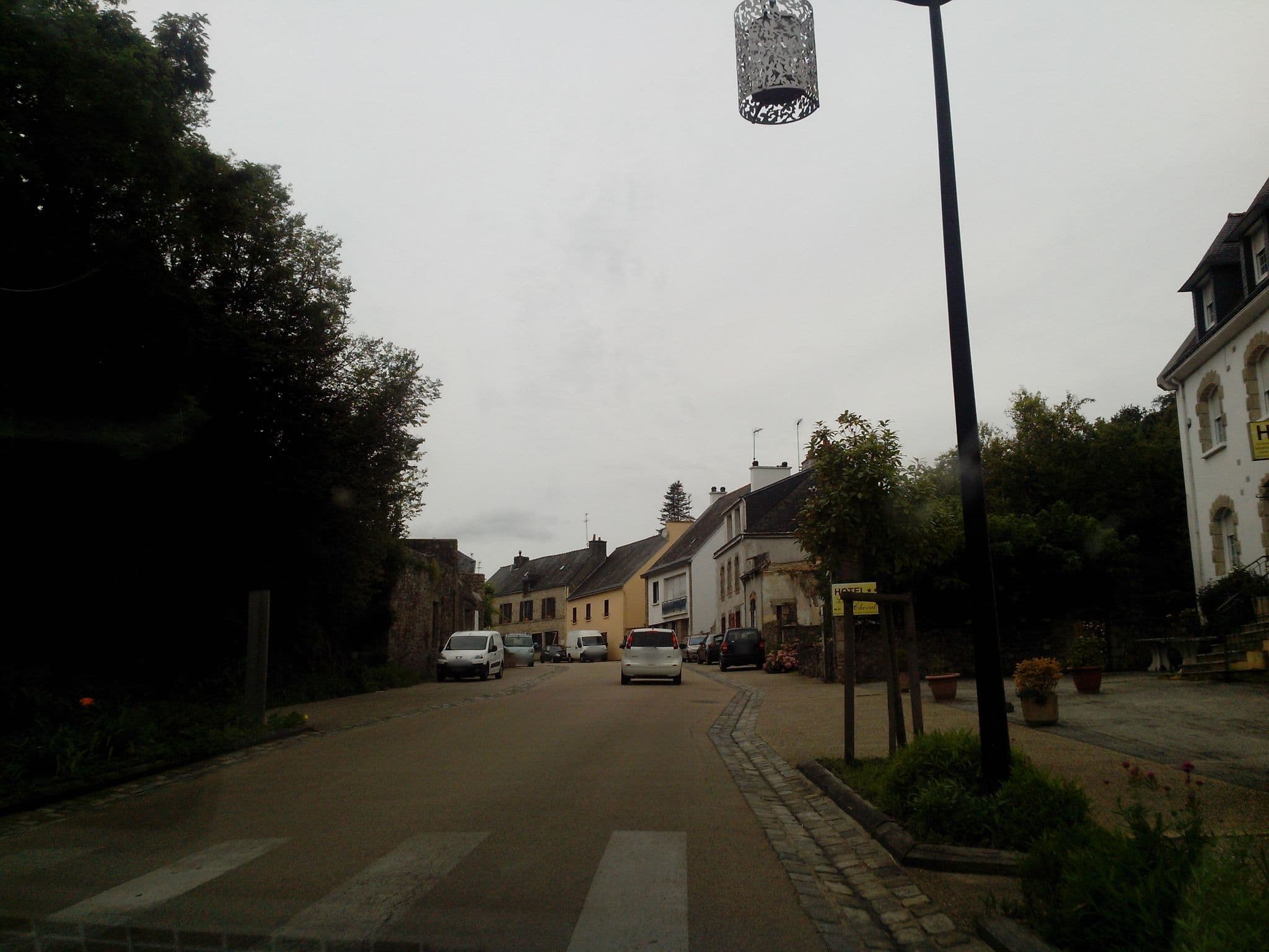 Street view near Hôtel le Fer à Cheval, Pont-Scorff — © hamlet (CC BY-SA · Mapillary)